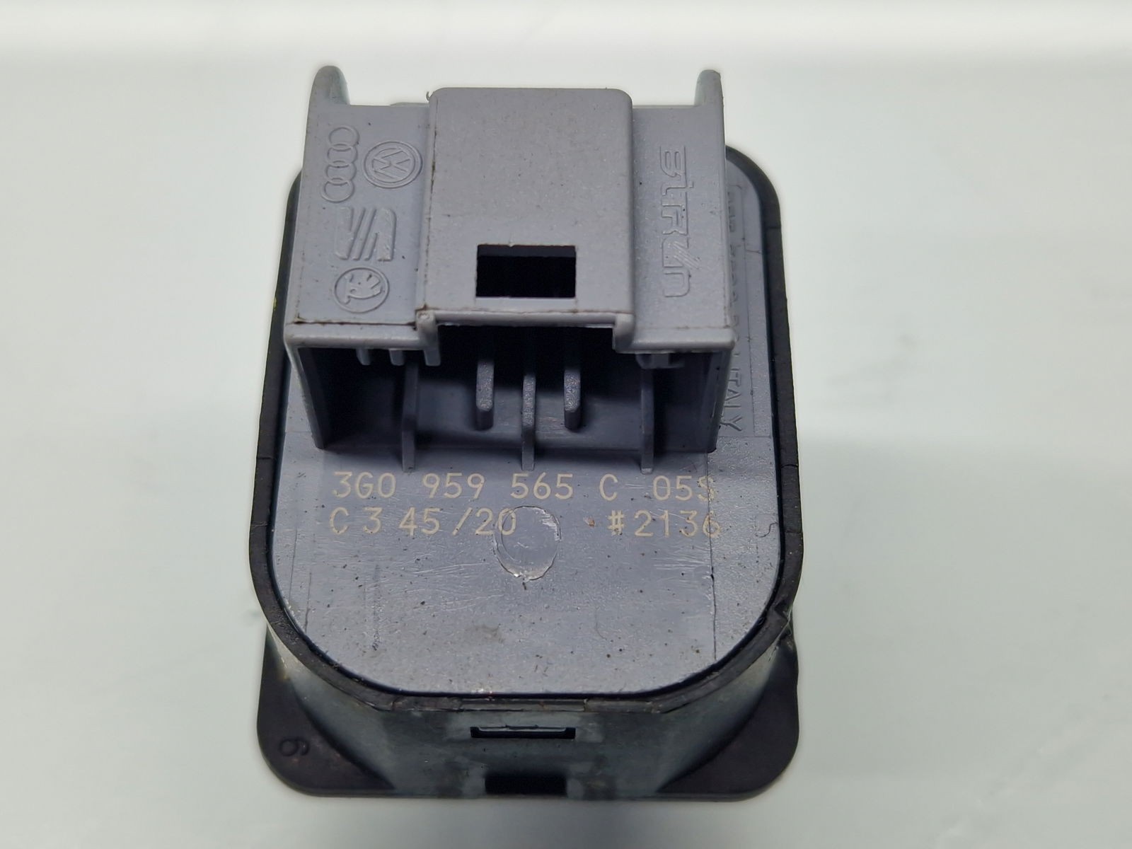 Buton reglaj oglinzi Volkswagen Tiguan II (AD1, AX1) [2016-2018] 3G0959565C - imagine 2