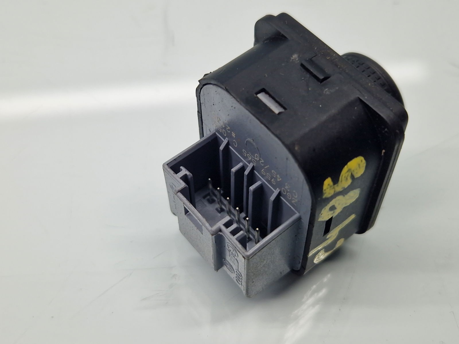 Buton reglaj oglinzi Volkswagen Tiguan II (AD1, AX1) [2016-2018] 3G0959565C - imagine 3