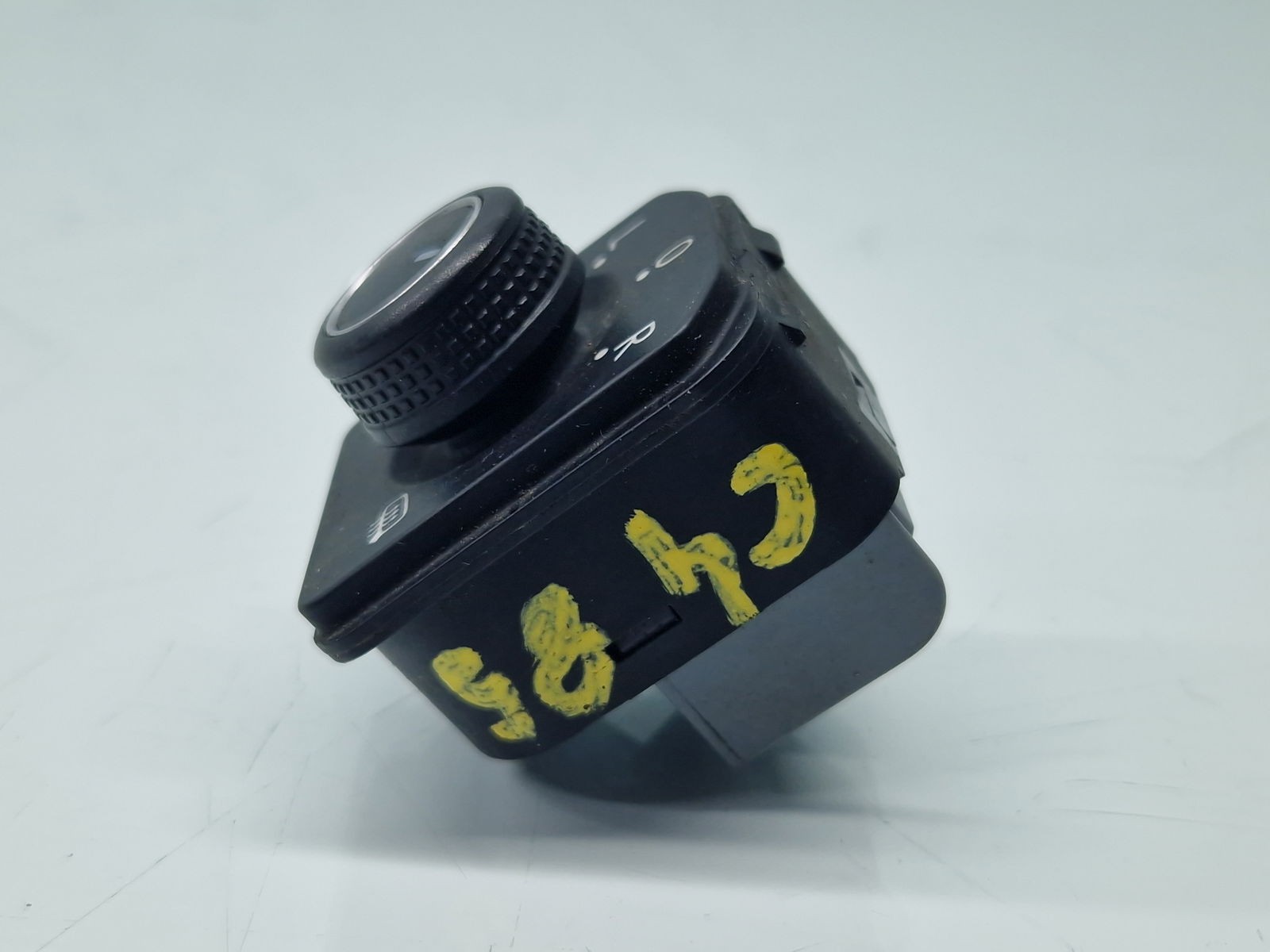 Buton reglaj oglinzi Volkswagen Tiguan II (AD1, AX1) [2016-2018] 3G0959565C - imagine 7