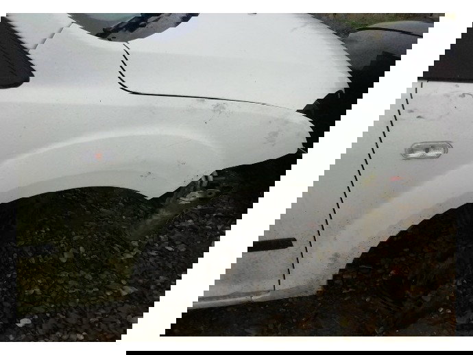 Aripa dreapta fata Ford Focus 2 1.6 TDCI Diamond white no2 2004-2012