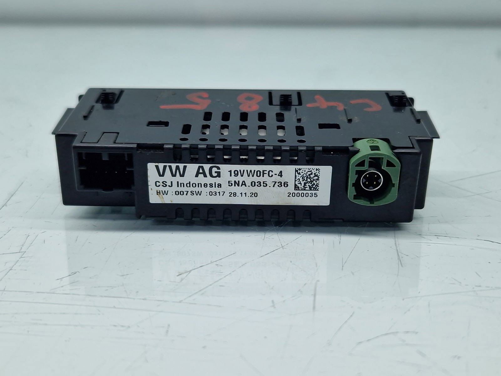 Conector auxiliar USB Volkswagen Passat B8 (3G2) [Fabr 2015-prezent] 5NA035736 - imagine 7