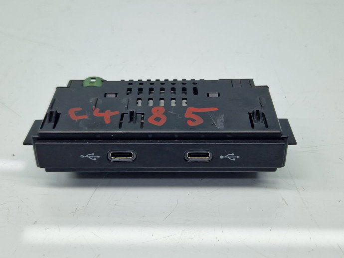  Conector auxiliar USB  Volkswagen Tiguan II (AD1, AX1) [2016-2018] 5NA035736
