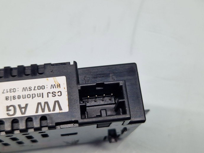  Conector auxiliar USB  Volkswagen Tiguan II (AD1, AX1) [2016-2018] 5NA035736