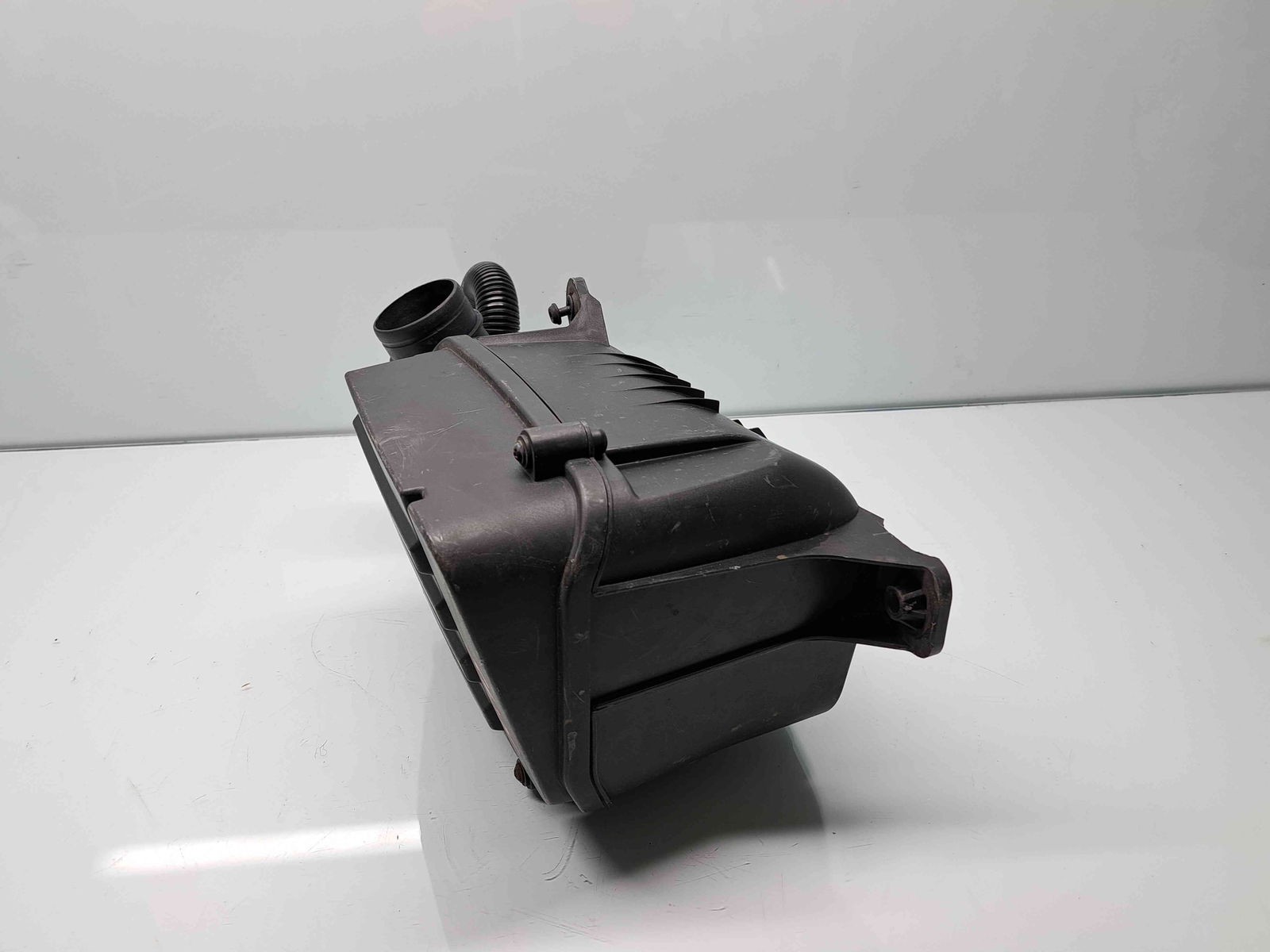 Carcasa filtru aer Volkswagen Caddy 3 (2KA, 2KH) [Fabr 2004-2009] 1K0129607AQ 1.6 Benz BSE 75KW / 102CP - imagine 4