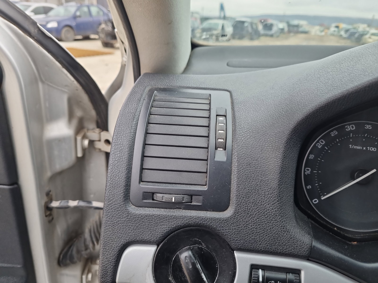 Grila aerisire stanga Skoda Octavia 2 (1Z3) [Fabr 2004-2013] OEM - imagine 2