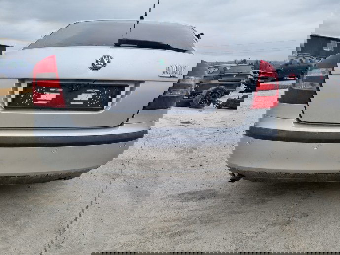 Bara spate Skoda Octavia 2 (1Z3) [Fabr 2004-2013] LF7T