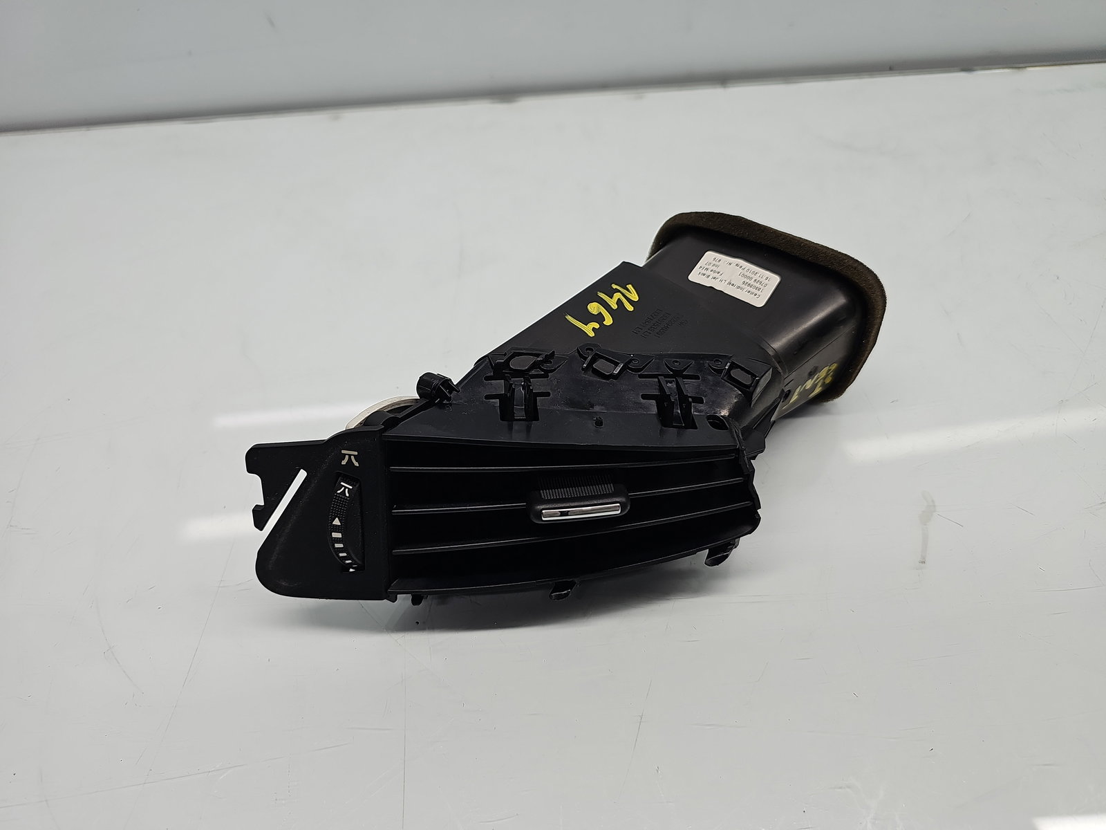 Grila aerisire centrala stanga Opel Astra J [Fabr 2009-2015] 13303925 - imagine 1