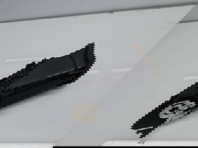  Grila aerisire centrala stanga Opel Astra J [Fabr 2009-2015] 13303925