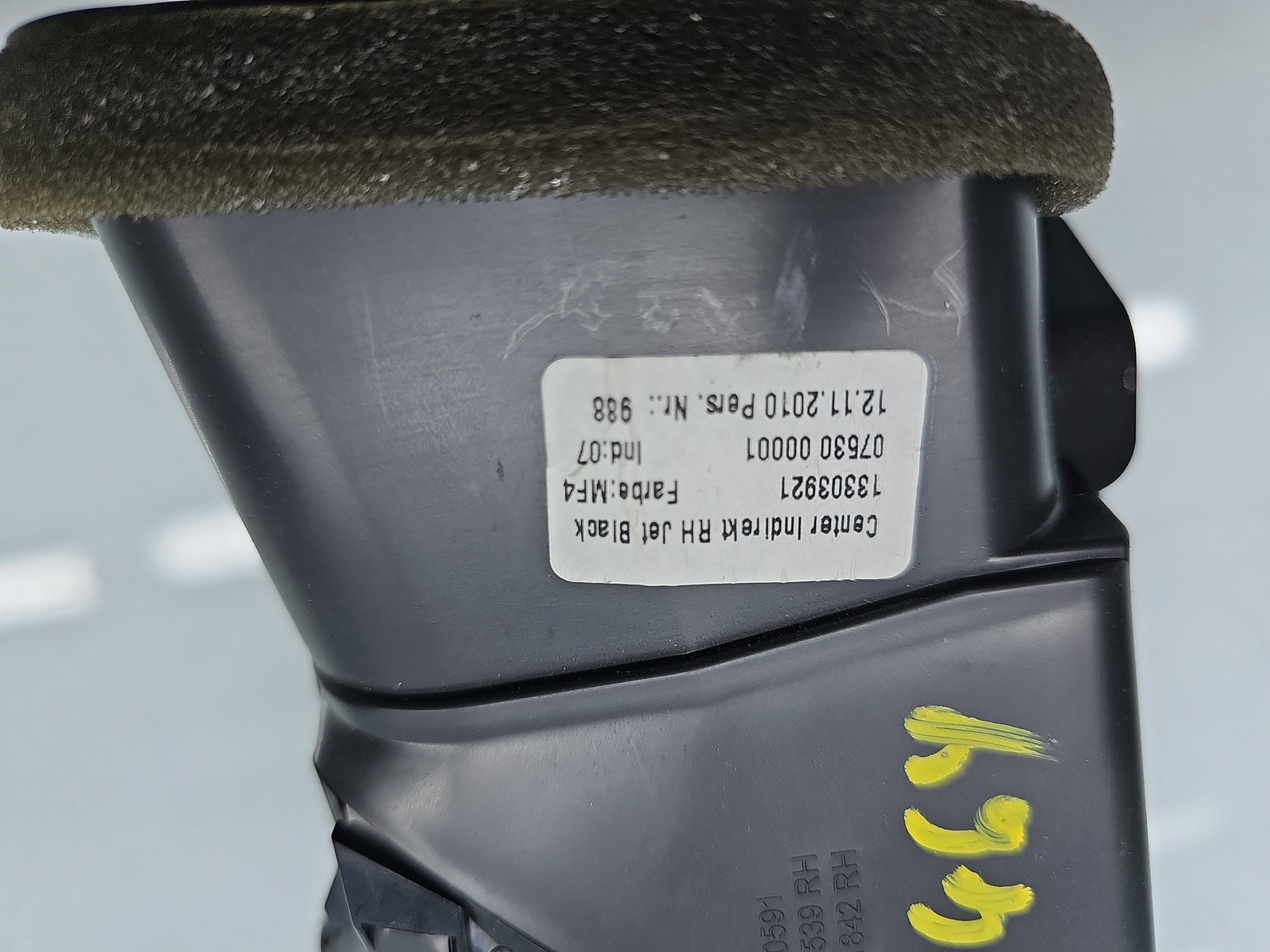 Grila aerisire centrala dreapta Opel Astra J [Fabr 2009-2015] 13303921 - imagine 5