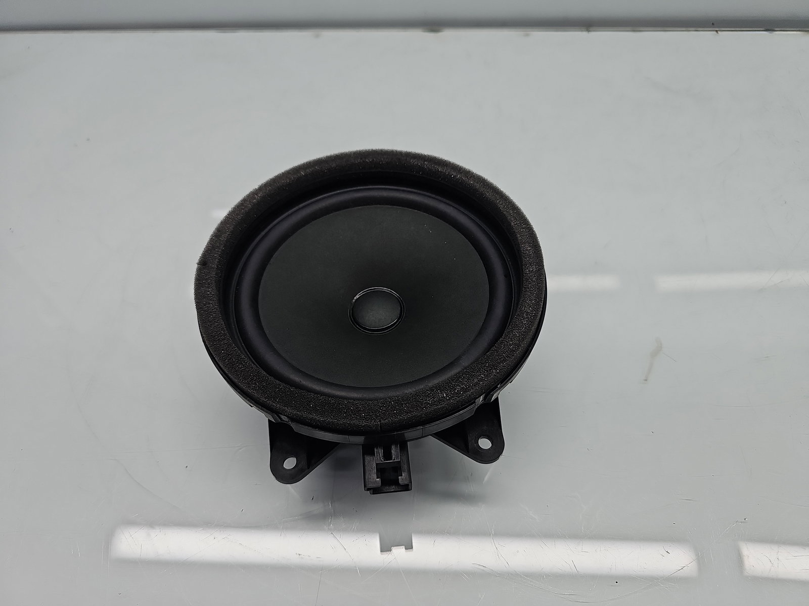 Boxa dreapta spate Volvo XC90 II [Fabr 2015-2024] 31350425 - imagine 1