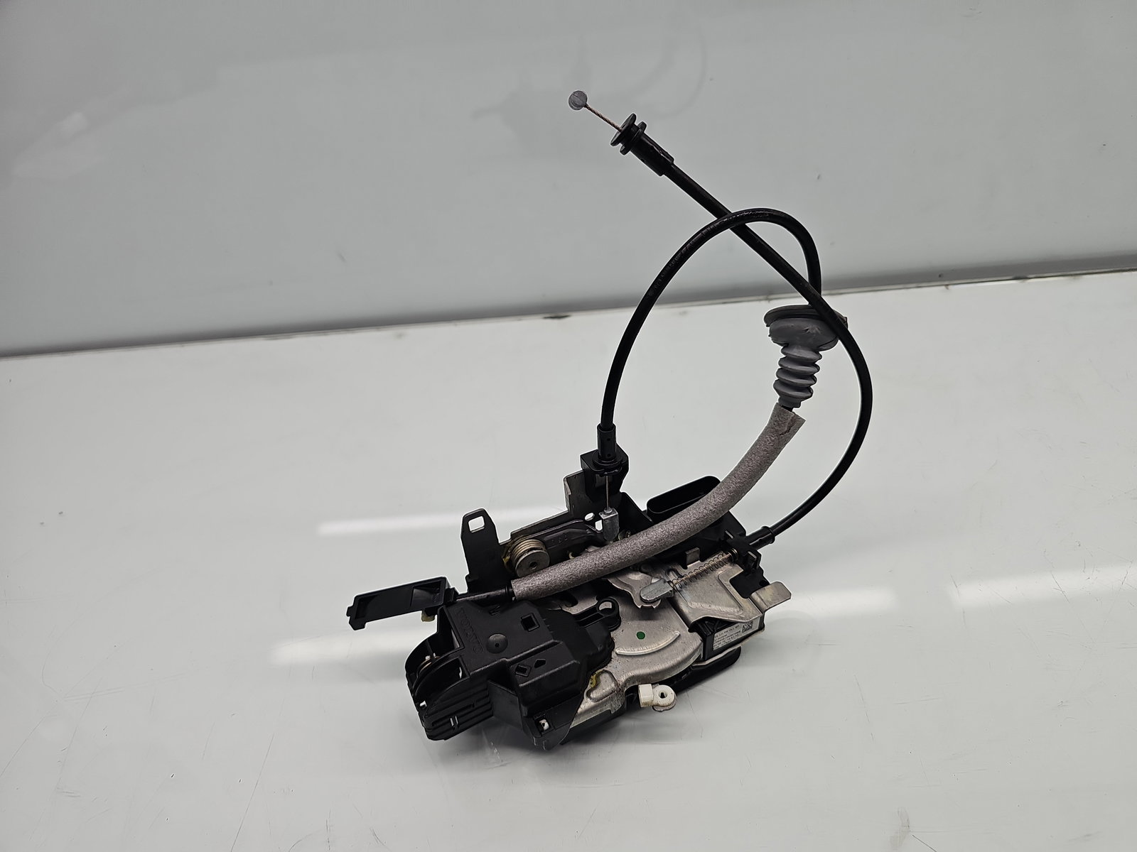 Broasca usa stanga fata Volvo XC90 II [Fabr 2015-2024] 31349894 - imagine 3