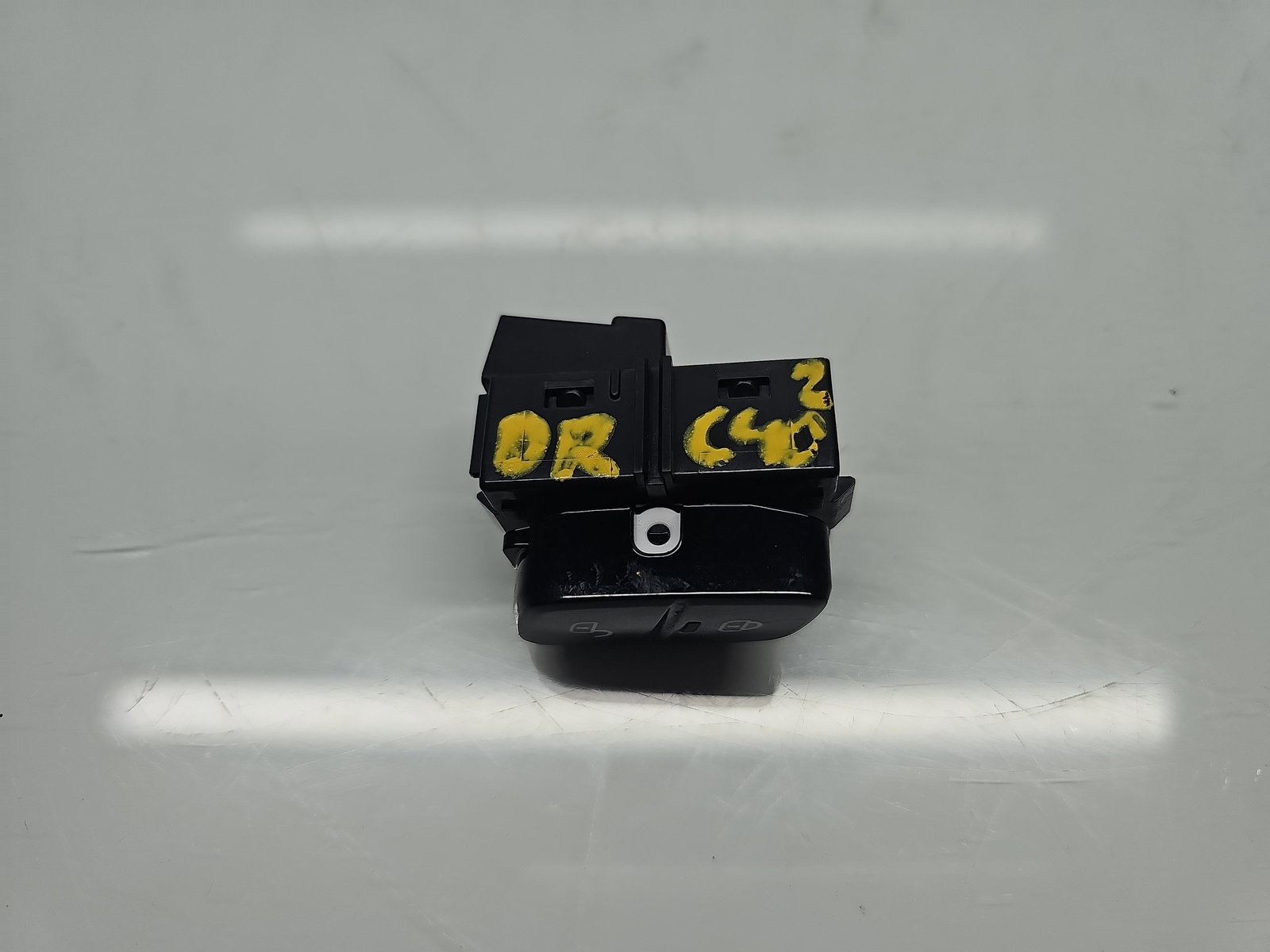 Buton blocare usi Volvo XC90 II [Fabr 2015-2024] 31443864 - imagine 2