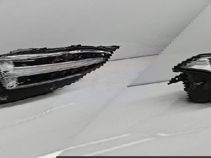  Far dreapta Volvo XC90 II [Fabr 2015-2024] 31468584