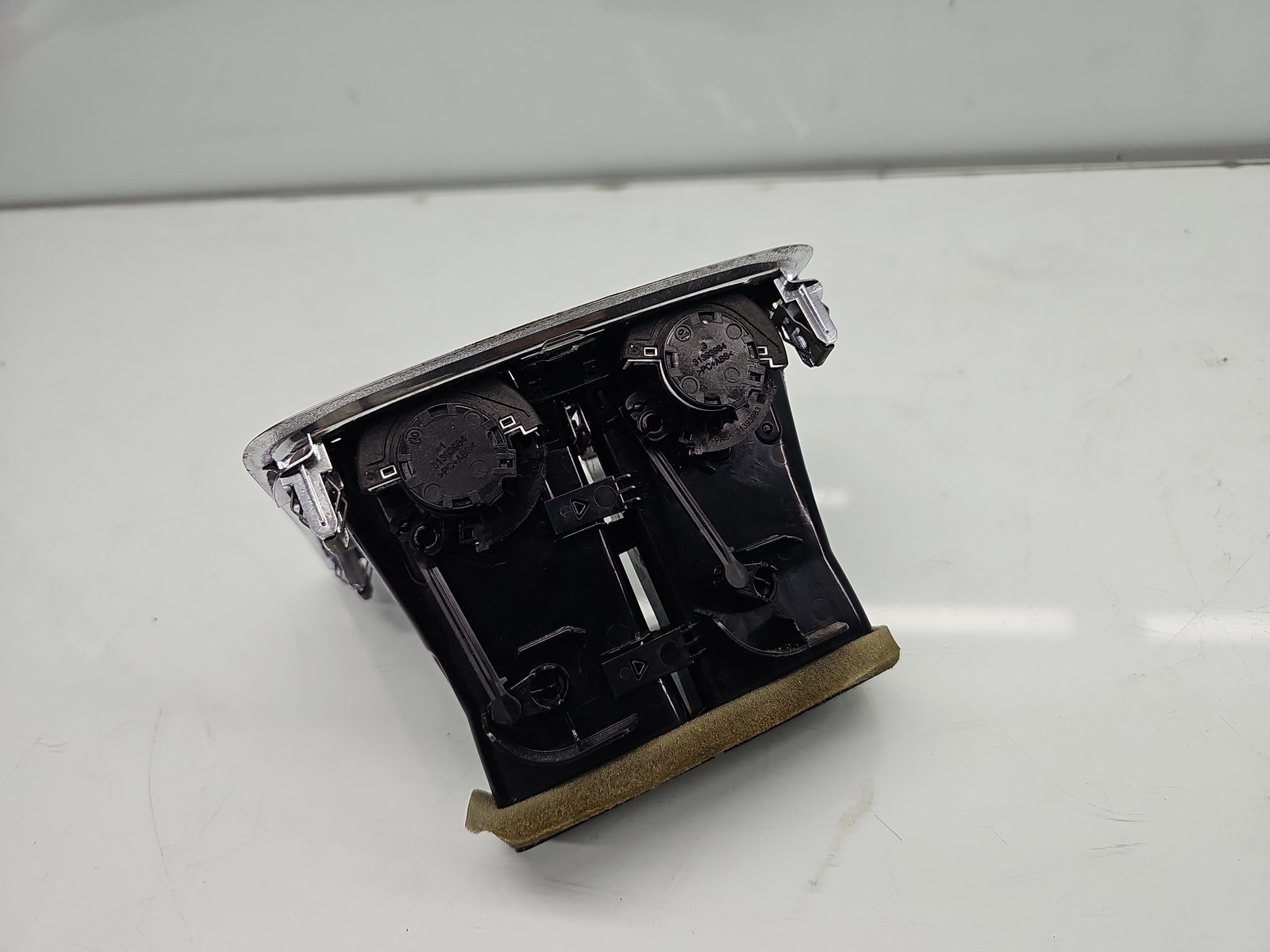 Grila aerisire spate Volvo XC90 II [Fabr 2015-2024] 31365121 - imagine 4