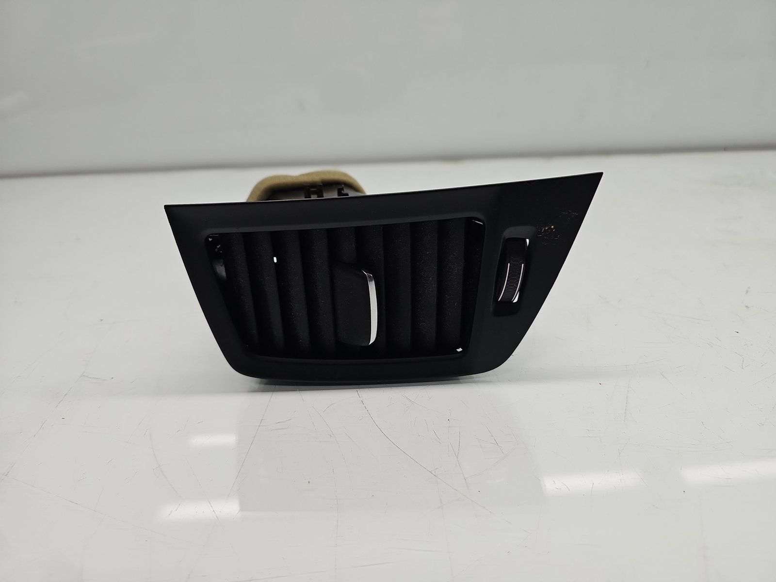 Grila aerisire centrala stanga Volvo XC90 II [Fabr 2015-2024] 31417383 - imagine 2