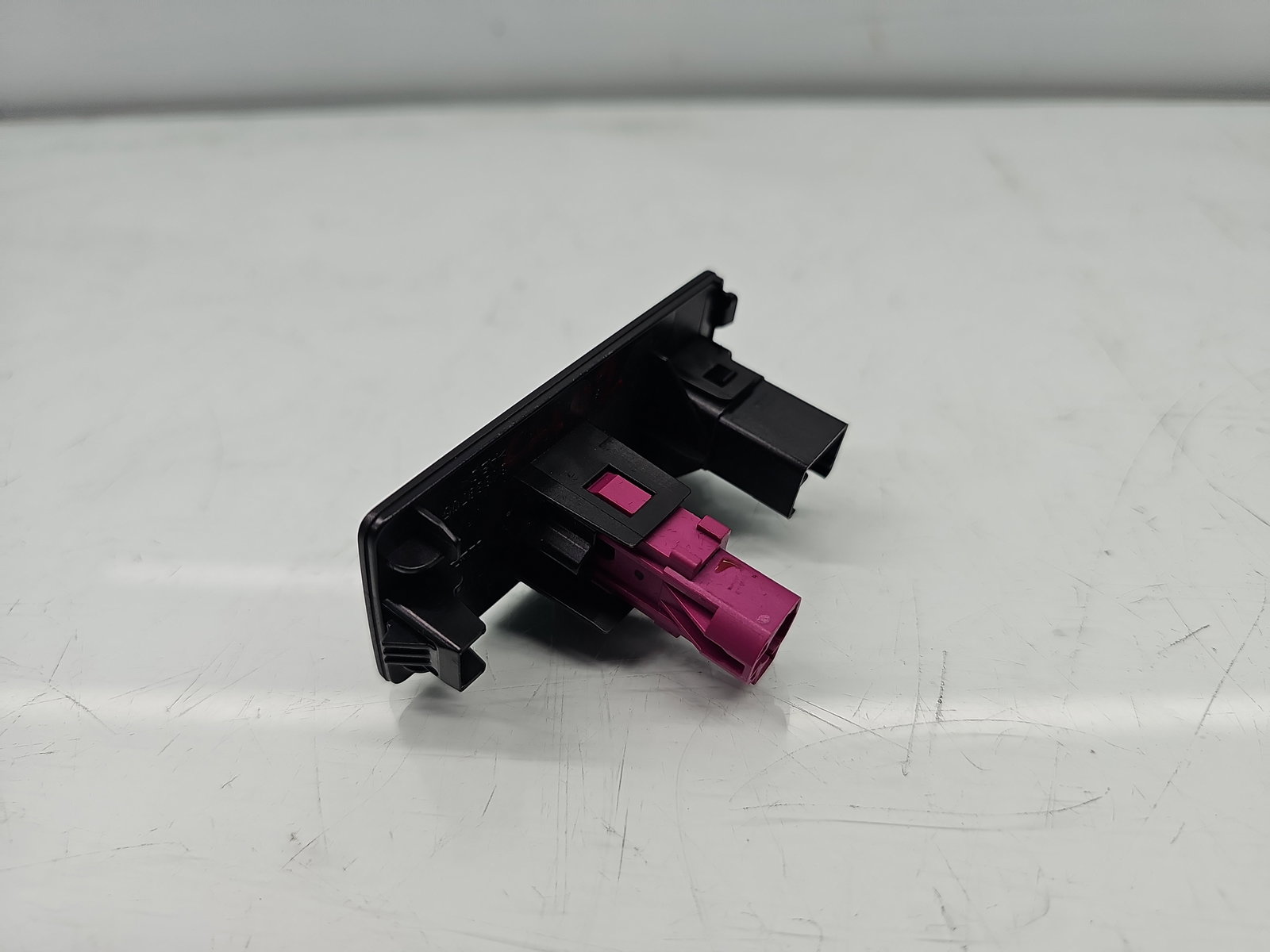 Conector auxiliar USB Volvo XC90 II [Fabr 2015-2024] 31389705 - imagine 2