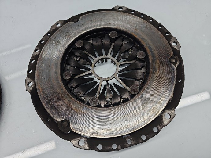 Kit ambreiaj volanta masa dubla Opel Astra H [Fabr 2004-2009] 1.9 CDTI  Z19DT OEM 88KW / 120CP
