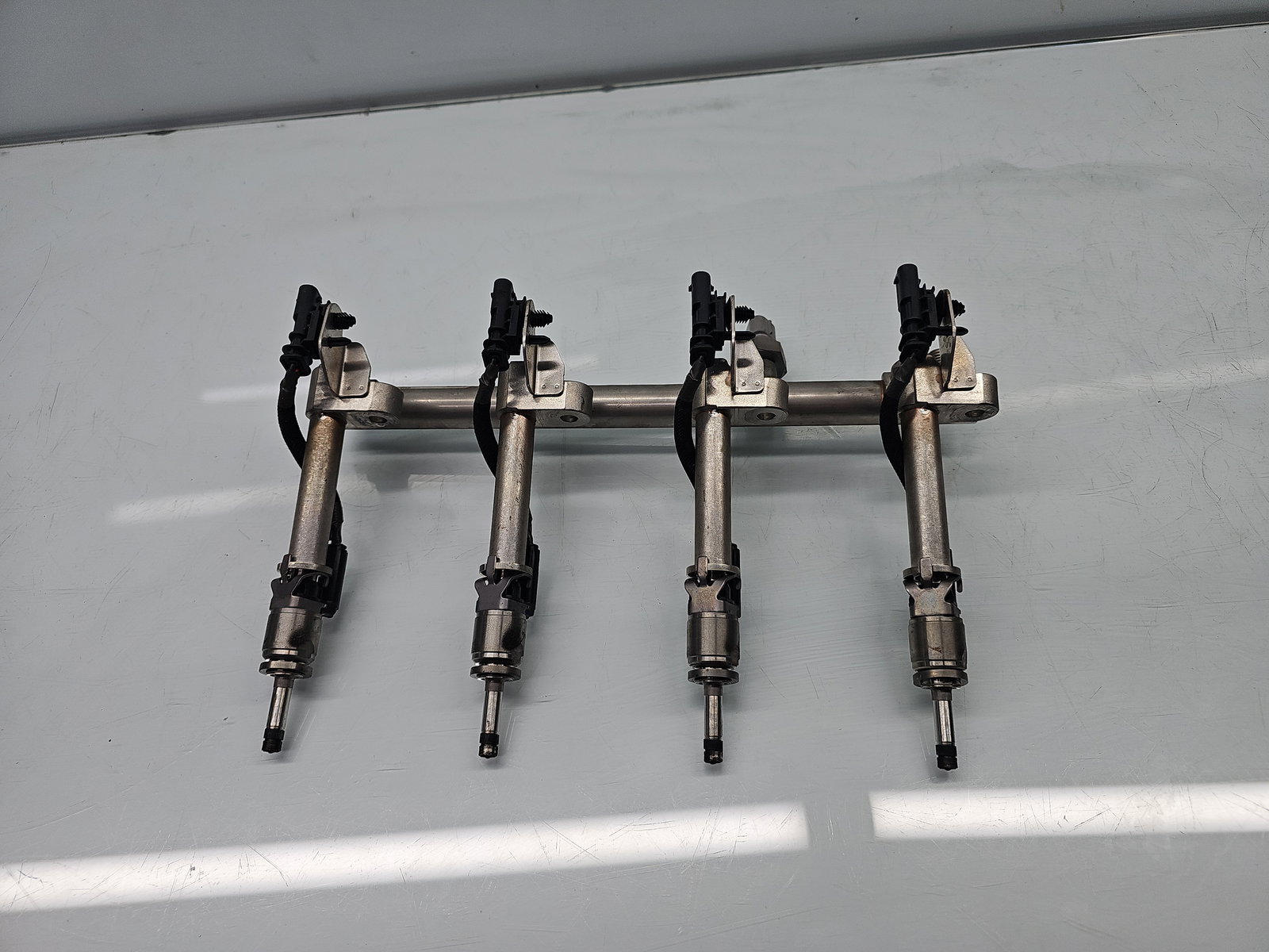 Rampa injectoare Volvo XC90 II [Fabr 2015-2024] 31303496 2.0 Hib B4204T 236KW / 320CP - imagine 2