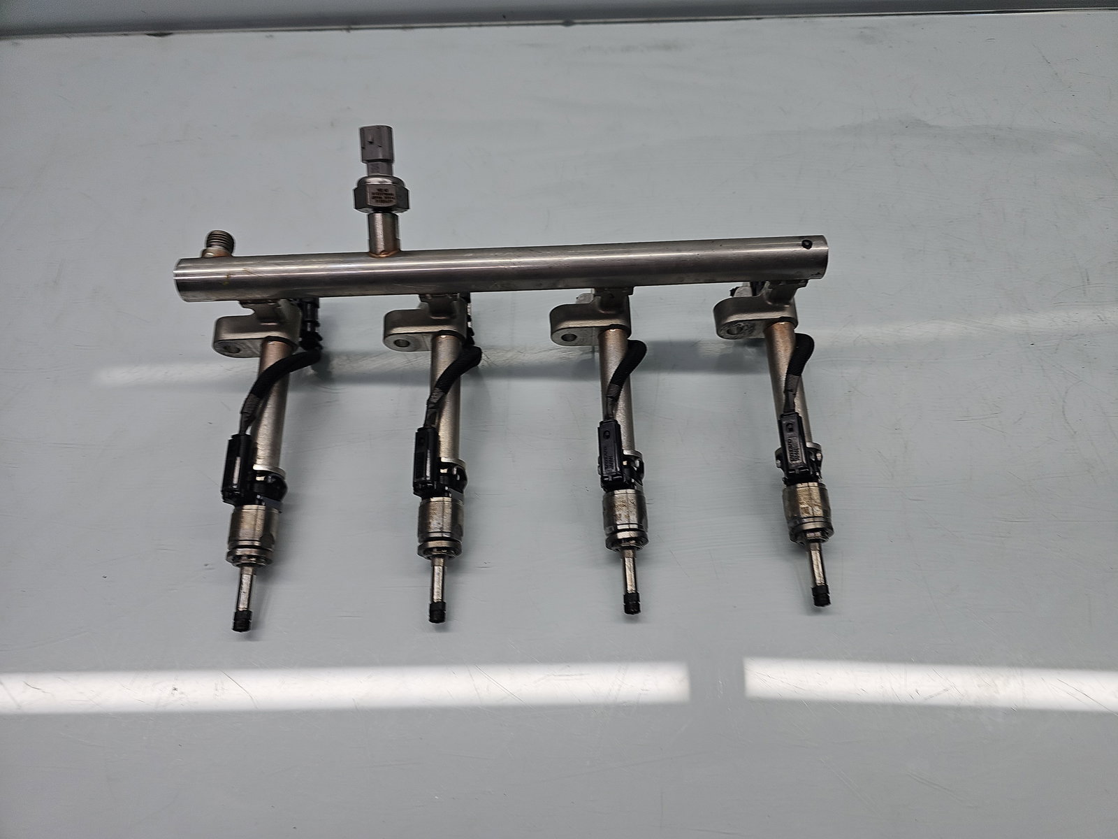 Rampa injectoare Volvo XC90 II [Fabr 2015-2024] 31303496 2.0 Hib B4204T 236KW / 320CP - imagine 3