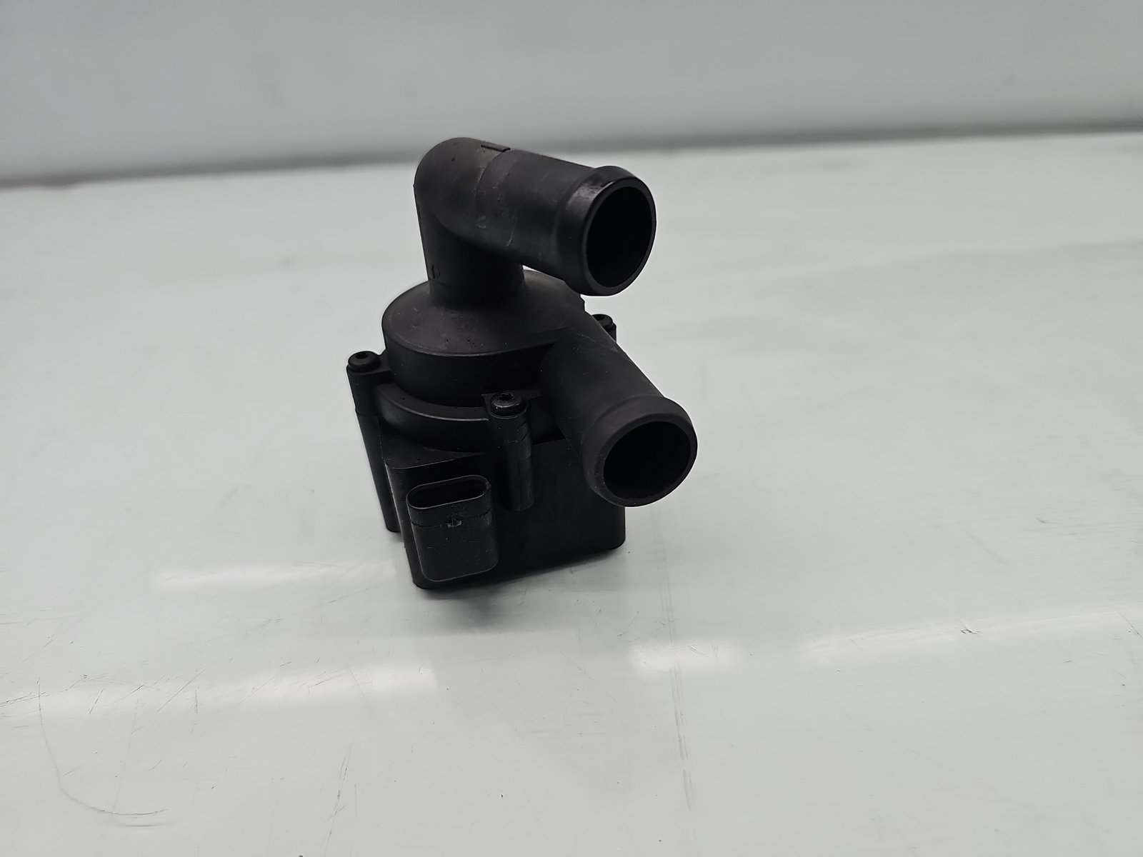 Pompa recirculare apa Volvo XC90 II [Fabr 2015-2024] 518705030 2.0 Hib B4204T 236KW / 320CP - imagine 3