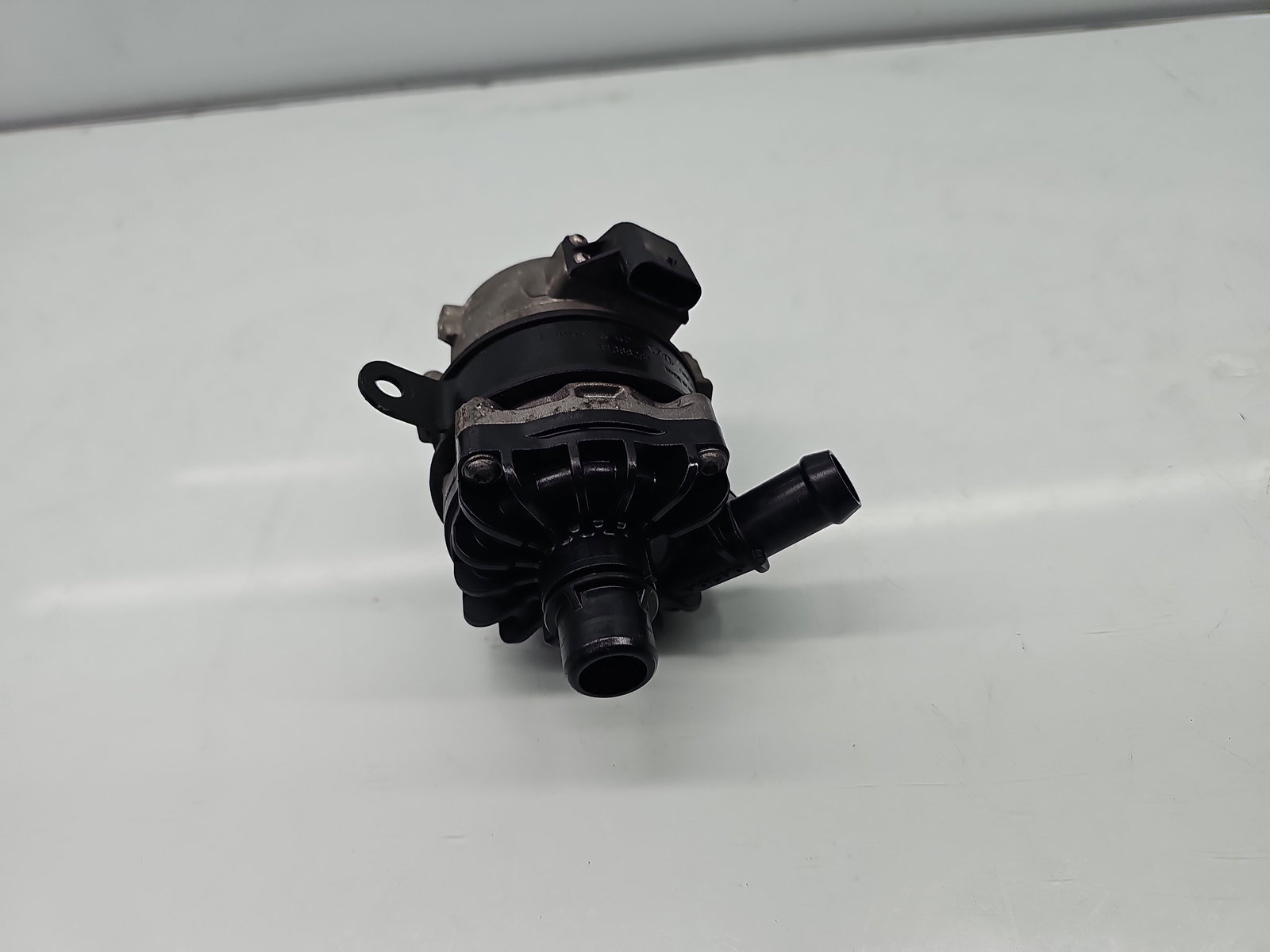 Pompa recirculare apa Volvo XC90 II [Fabr 2015-2024] 31338399 2.0 Hib B4204T 236KW / 320CP - imagine 3