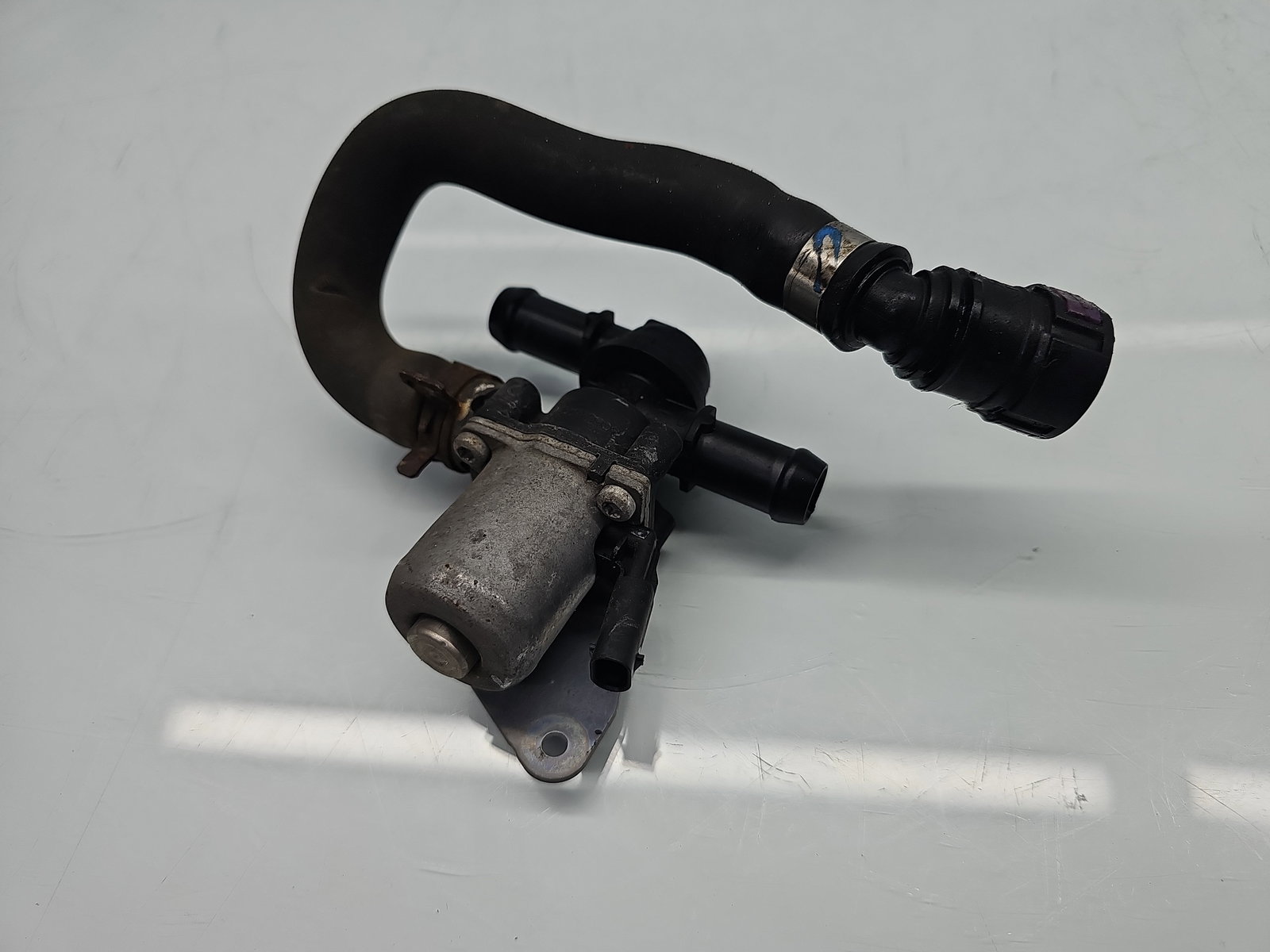 Pompa recirculare apa Volvo XC90 II [Fabr 2015-2024] 30668672 2.0 Hib B4204T 236KW / 320CP - imagine 3