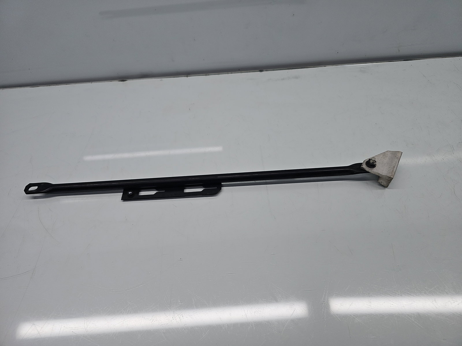 Suport radiator stanga Volvo XC90 II [Fabr 2015-2024] 31391335 - imagine 1