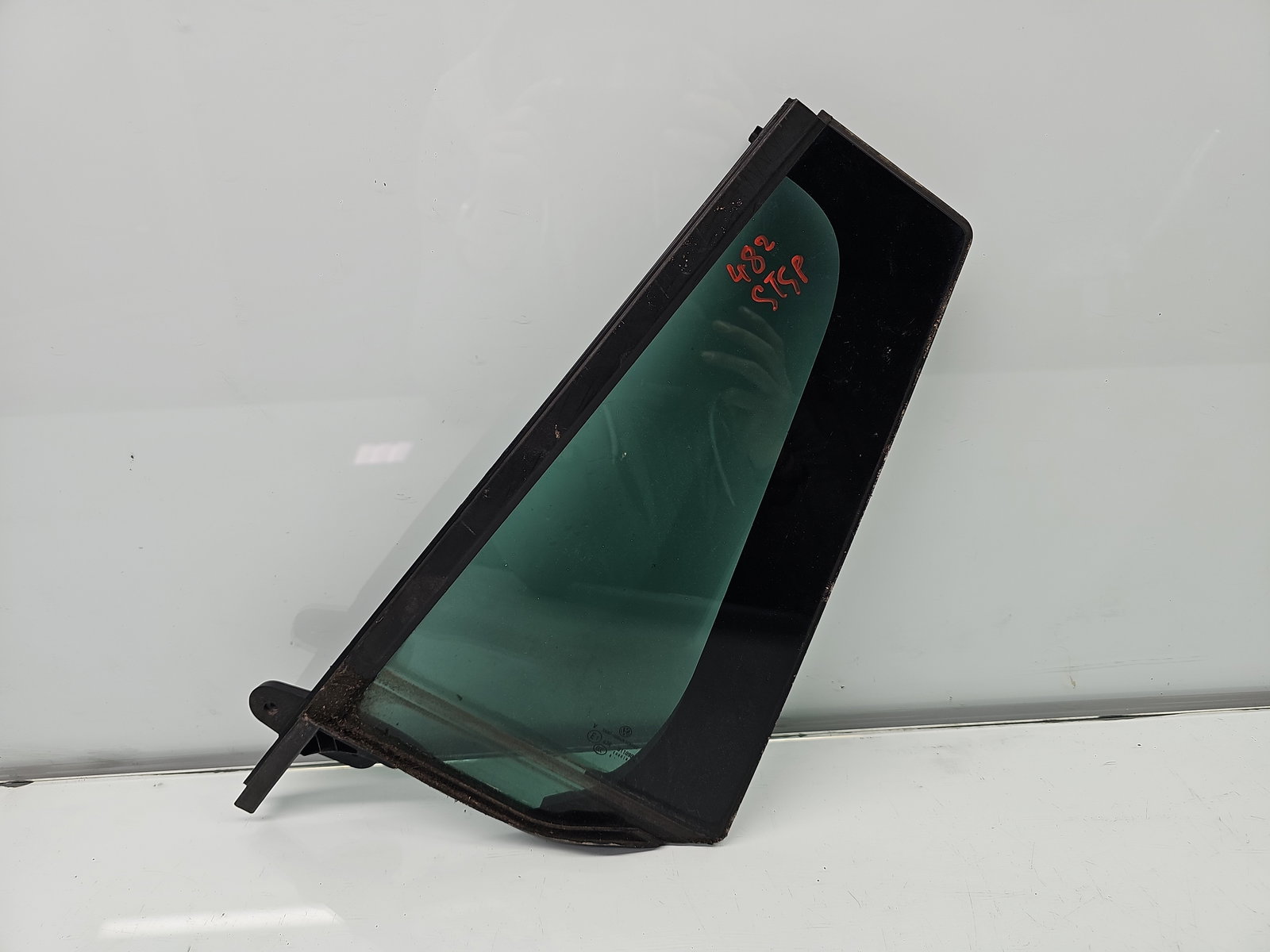 Geam fix usa stanga spate Volkswagen Passat B8 Variant (3G5) [Fabr 2015-prezent] OEM - imagine 3