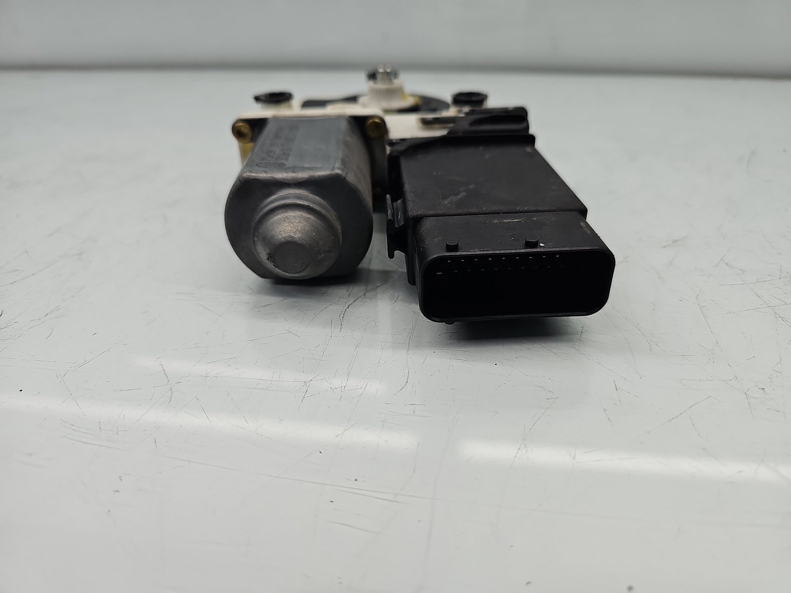 Motoras geam dreapta fata Volkswagen Golf 4 (1J1) [Fabr 1997-2004] 1J1959802D - imagine 3