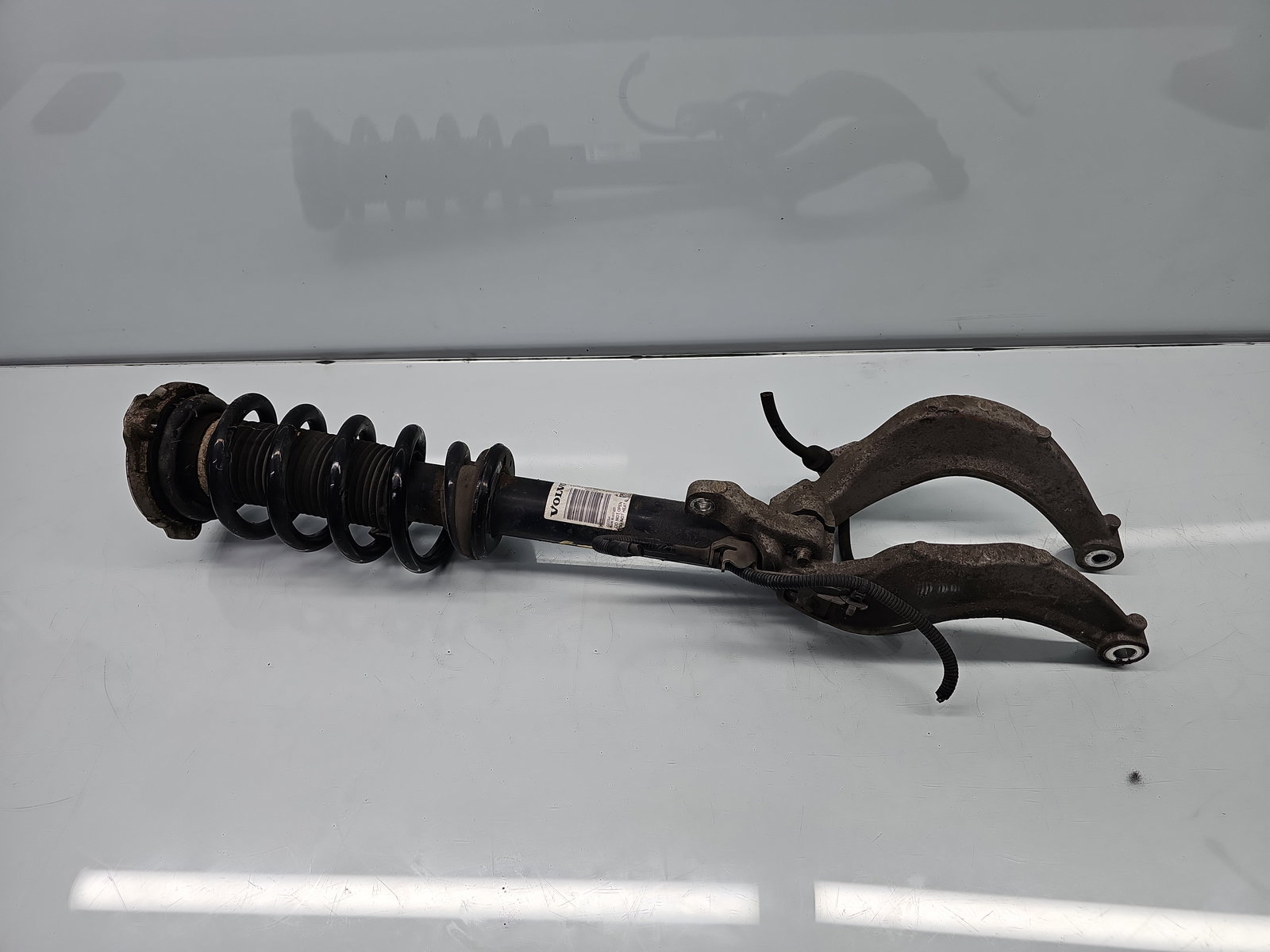 Amortizor stanga fata Volvo XC90 II [Fabr 2015-2024] 2.0 Hib B4204T 236KW / 320CP - imagine 5