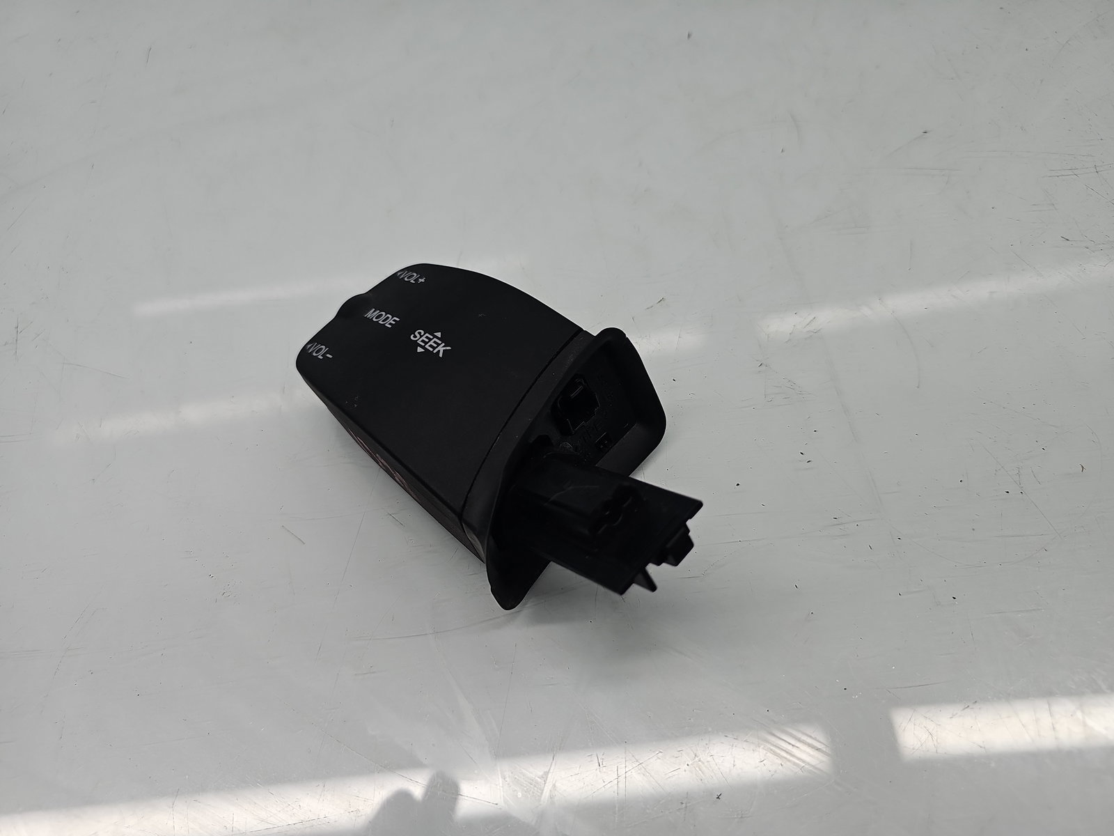 Comenzi volan Ford Focus 2 (DA) [Fabr 2004-2012] 3M5T-14K147AD - imagine 2