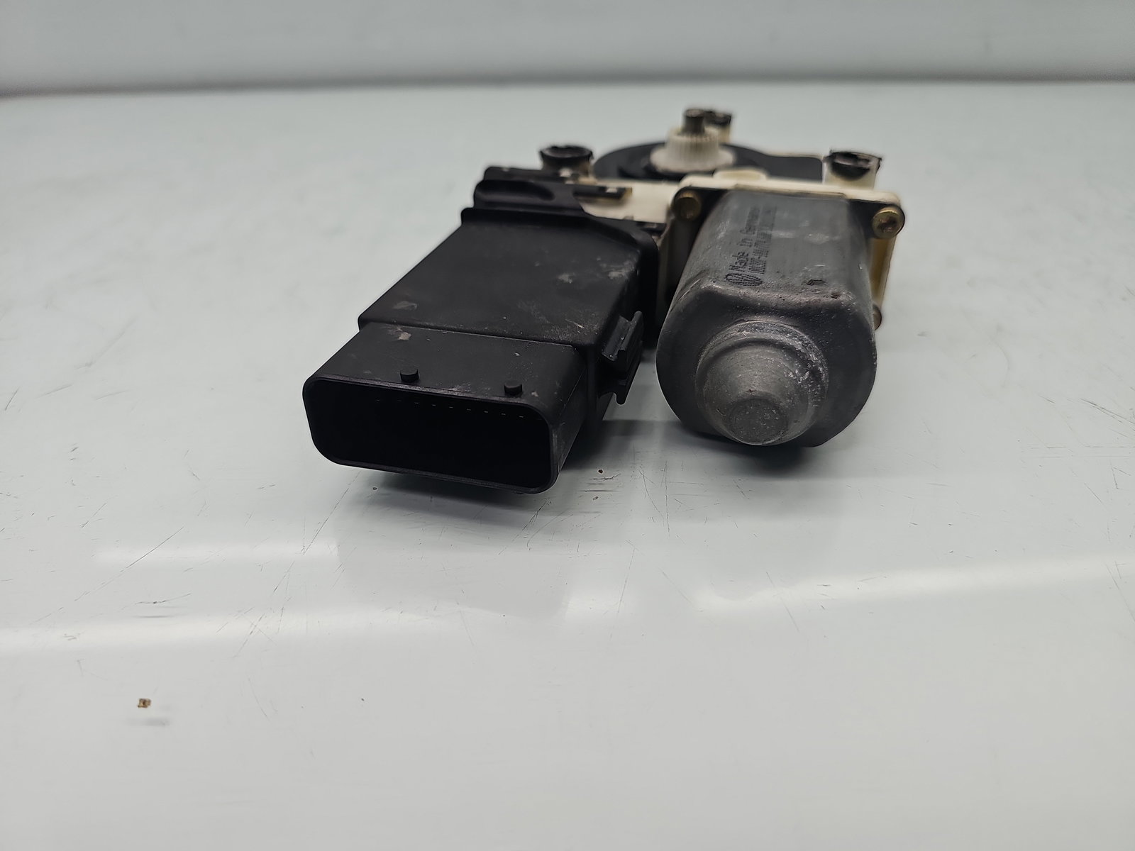 Motoras geam stanga fata Volkswagen Golf 4 (1J1) [Fabr 1997-2004] 1J1959801C - imagine 4