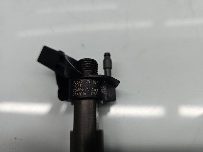 Injector Mercedes Clasa E (W212) [Fabr 2009-2016] A6420701187 3.0 CDI 642852 195KW / 265CP