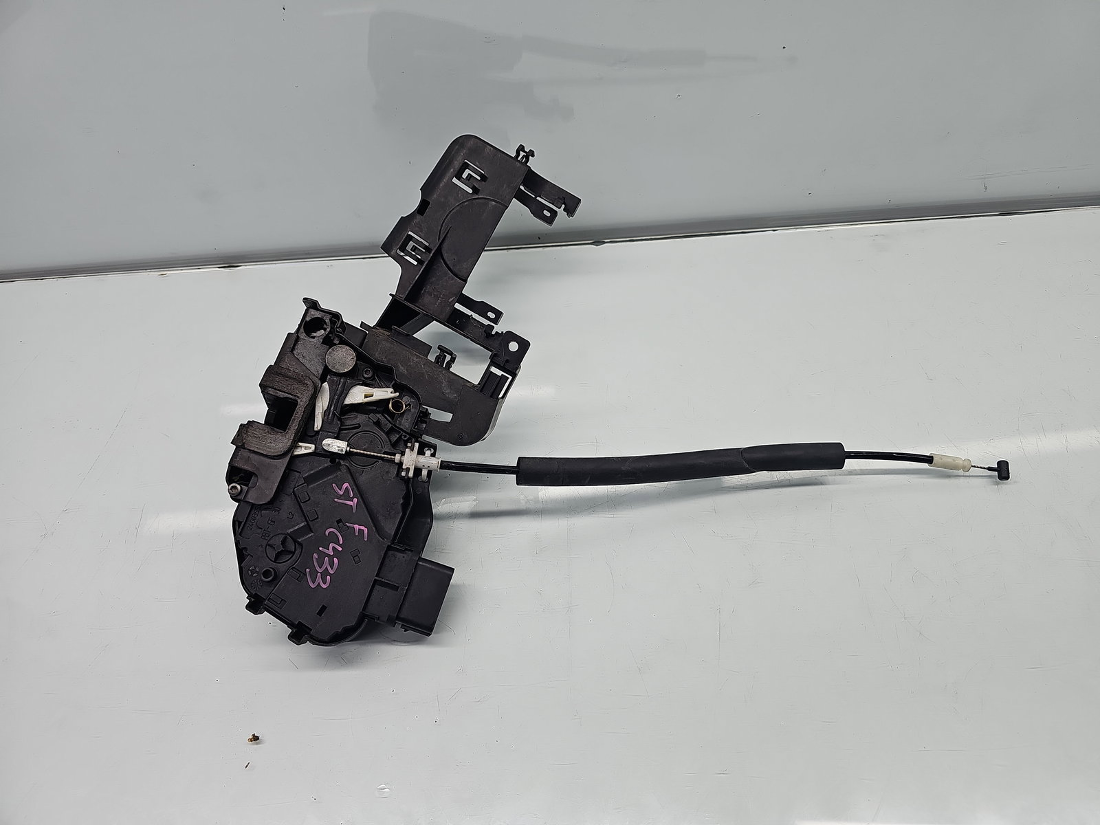 Broasca usa stanga fata Jaguar XF (X250) [Fabr 2008-2015] Facelift Berlina 6W8A-21813-AD - imagine 3