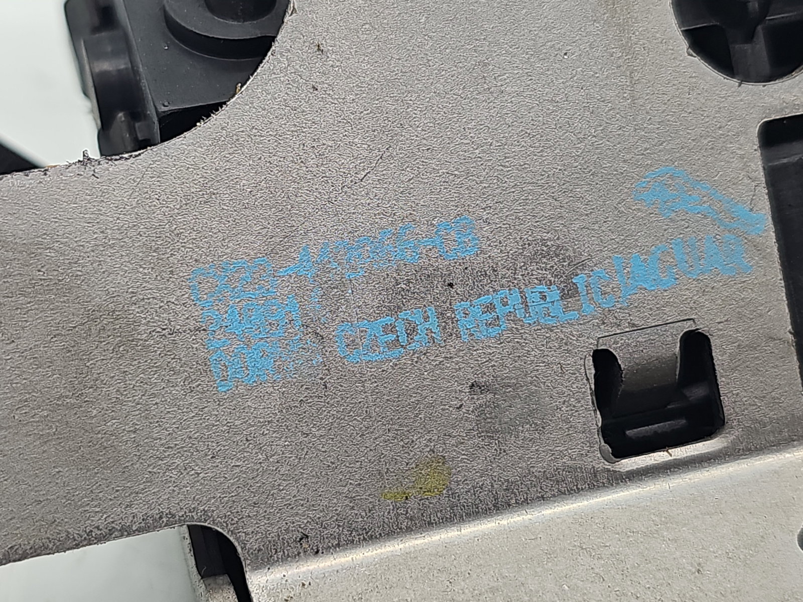 Broasca capota spate Jaguar XF (X250) [Fabr 2008-2015] Facelift Berlina CX23-442A66-CB - imagine 4