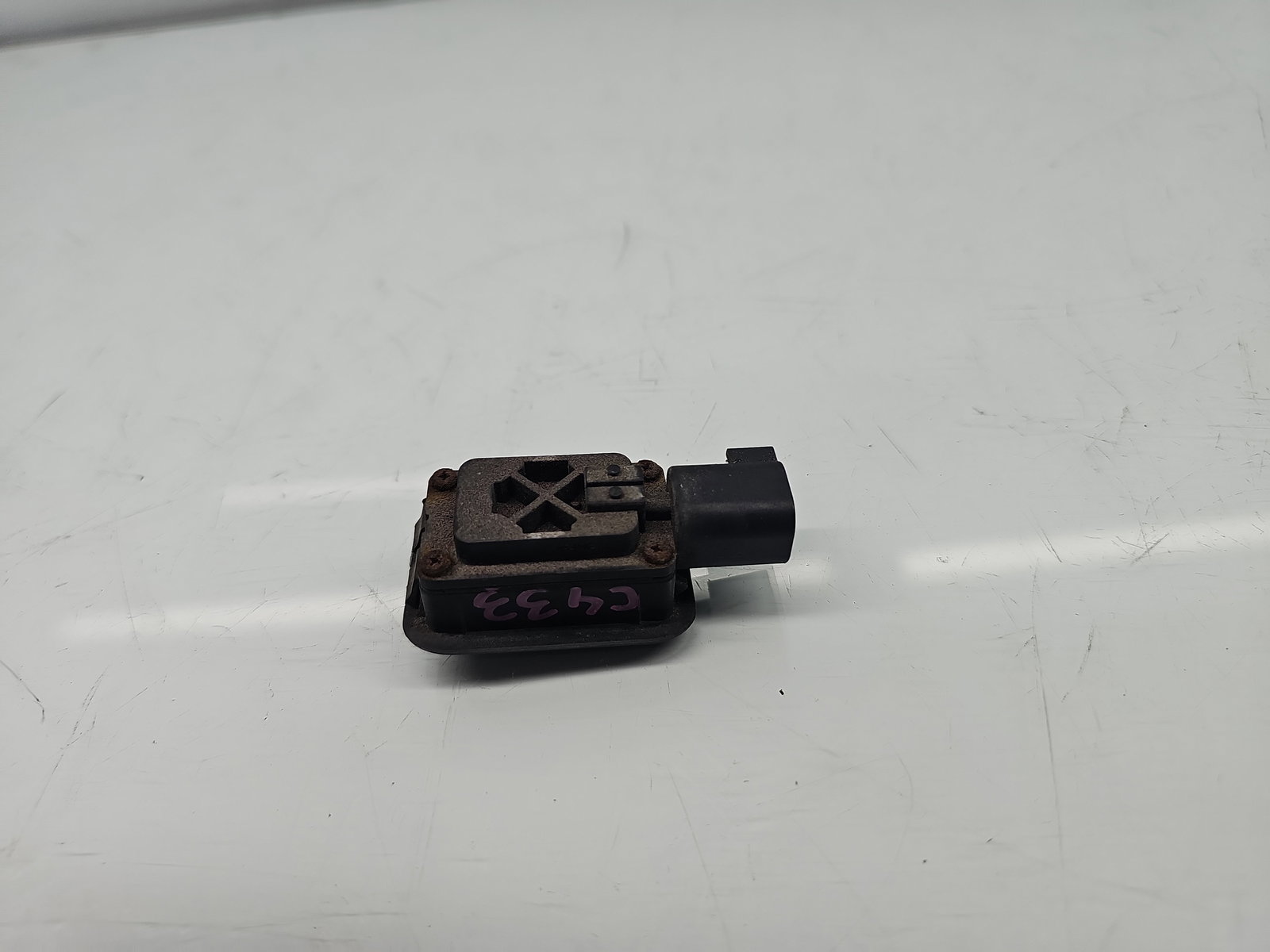 Buton deschidere haion Jaguar XF (X250) [Fabr 2008-2015] Facelift 1L2T-14K147-AA - imagine 4