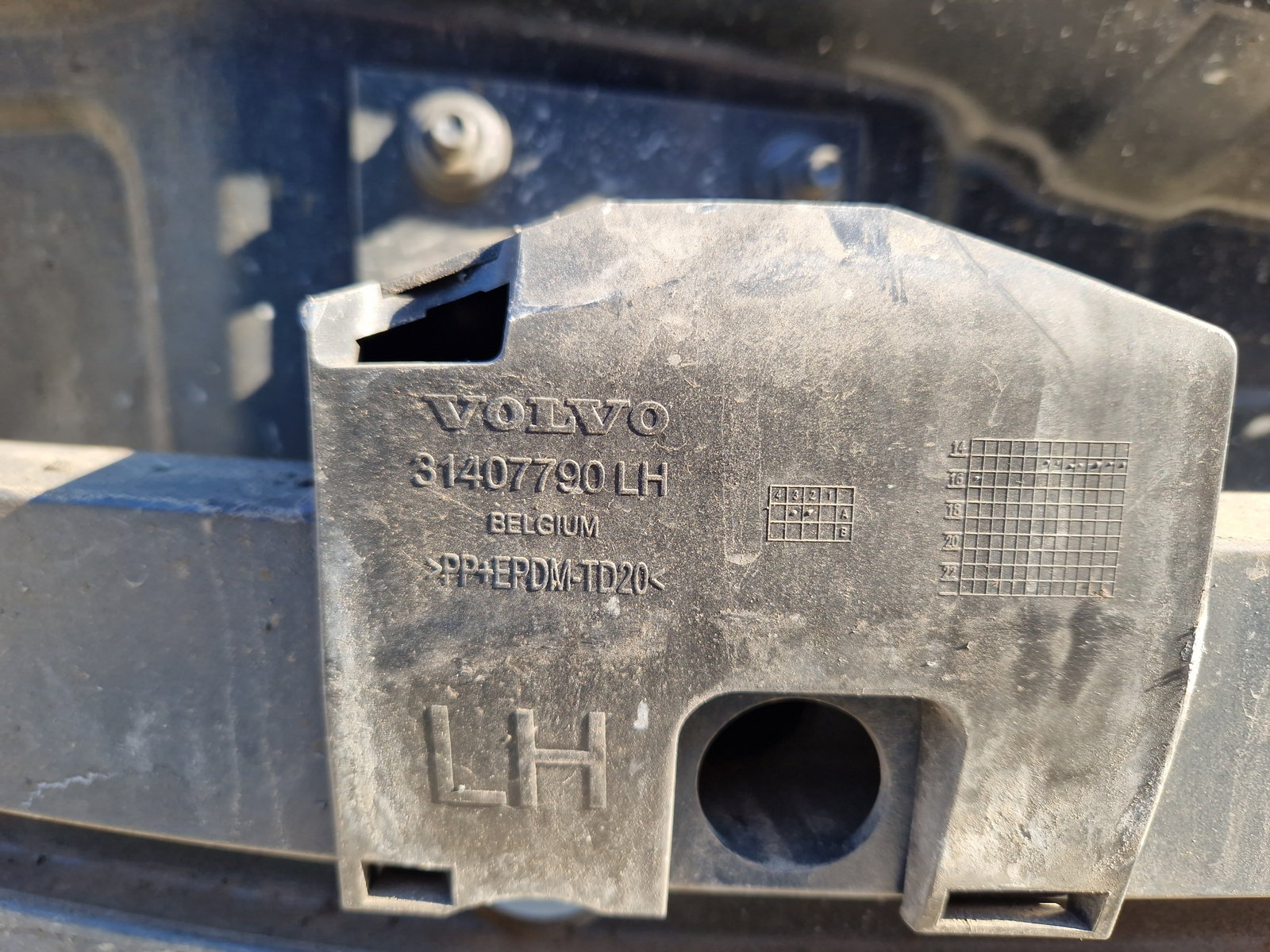 Armatura bara spate Volvo XC90 II [Fabr 2015-2024] SUV 31407790LH - imagine 4