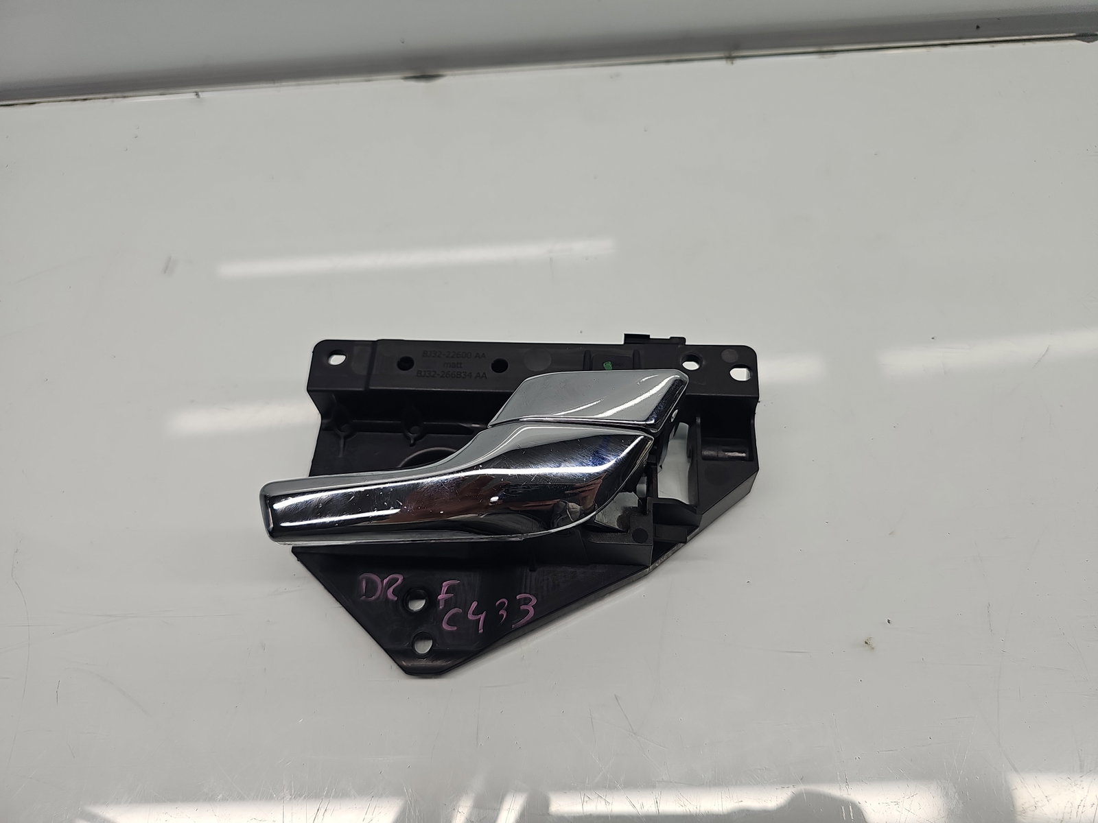Maner interior dreapta fata Jaguar XF (X250) [Fabr 2008-2015] Facelift 8X23-22600-AE