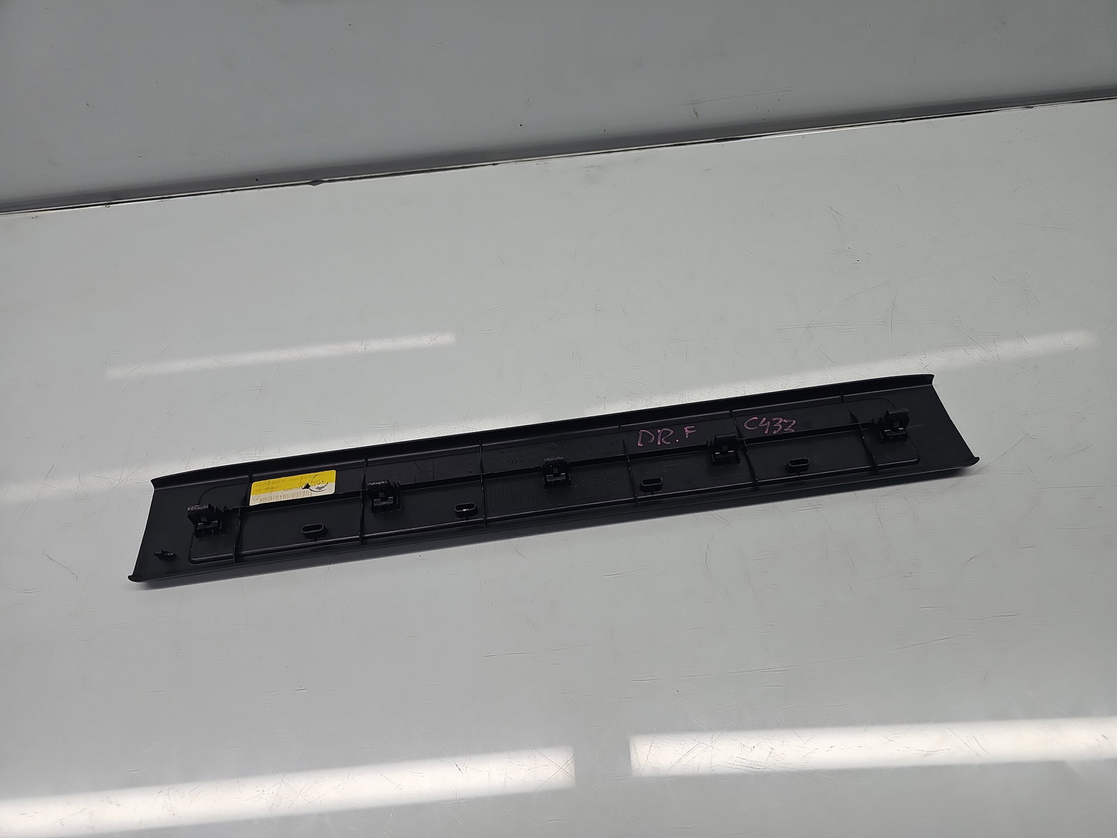 Ornament prag dreapta fata Jaguar XF (X250) [Fabr 2008-2015] Facelift Berlina 8X23-13200-A - imagine 2