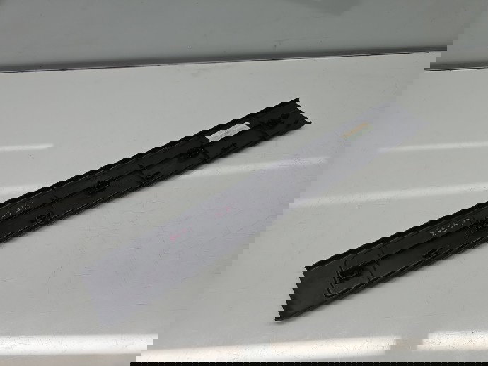 Ornament prag stanga fata Jaguar XF (X250) [Fabr 2008-2015] Facelift Berlina 8X23-13201-A