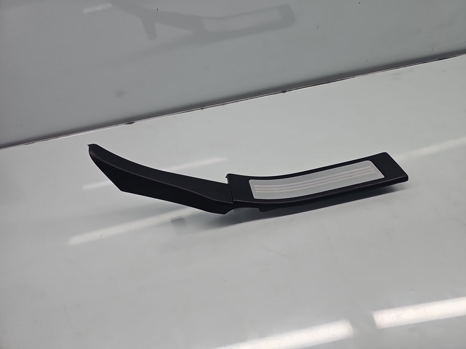 Ornament prag stanga spate Jaguar XF (X250) [Fabr 2008-2015] Facelift Berlina 8X23-F13245-A - imagine 3