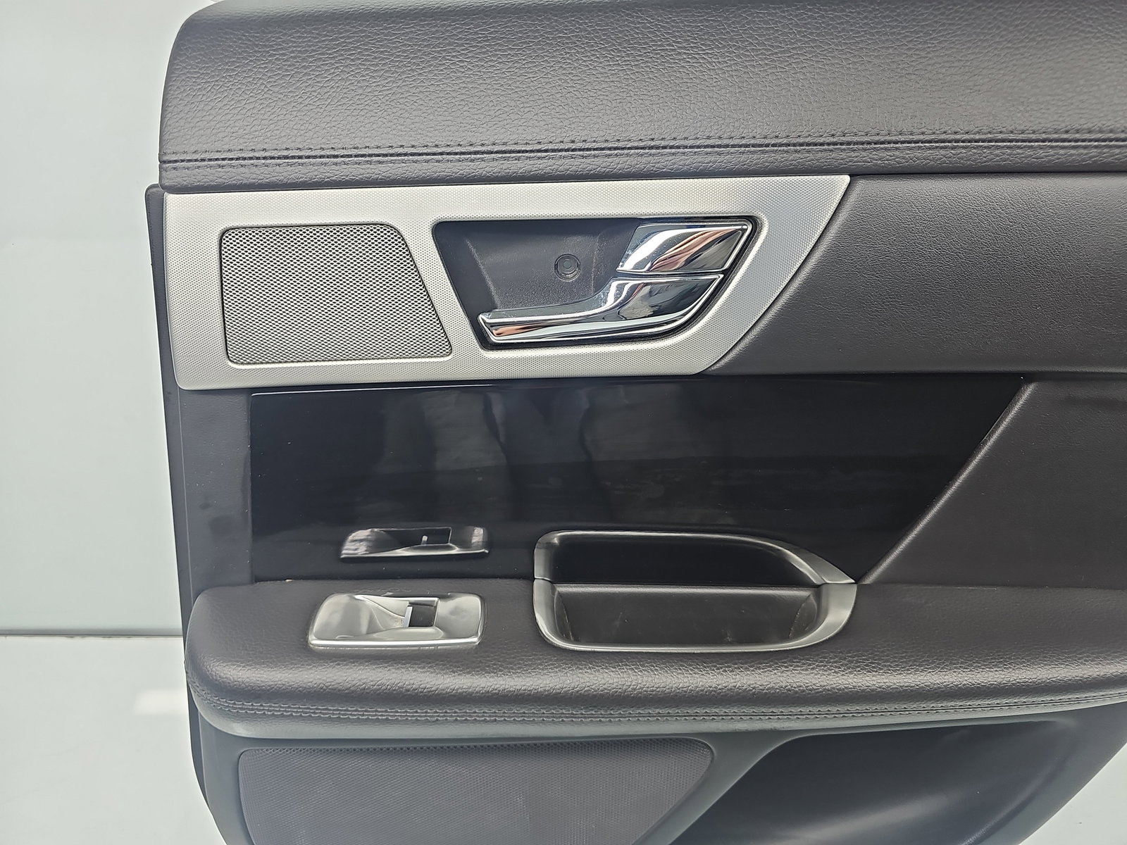 Tapiterie usa dreapta spate Jaguar XF (X250) [Fabr 2008-2015] Facelift 8X23-F274A30-A - imagine 4