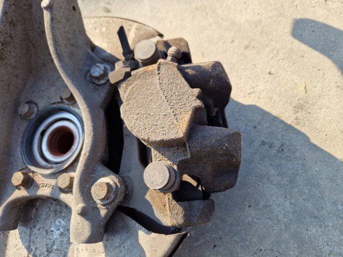 Etrier stanga fata Volvo XC90 II [Fabr 2015-2024] 31381442 2.0 Hib B4204T  236KW / 320CP