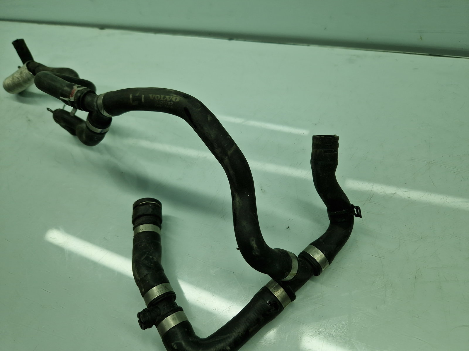 Furtun apa Volvo XC90 II [Fabr 2015-2024] OEM 2.0 Hib B4204T 236KW / 320CP - imagine 5