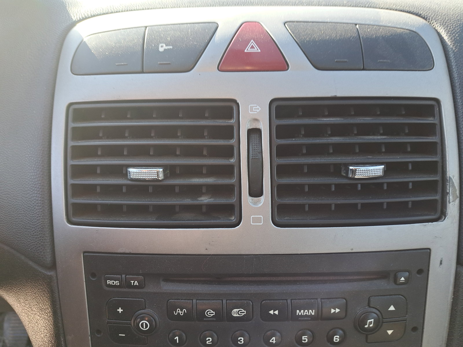 Grila aerisire consola centrala PEUGEOT 307 [Fabr 1993-2003] OEM