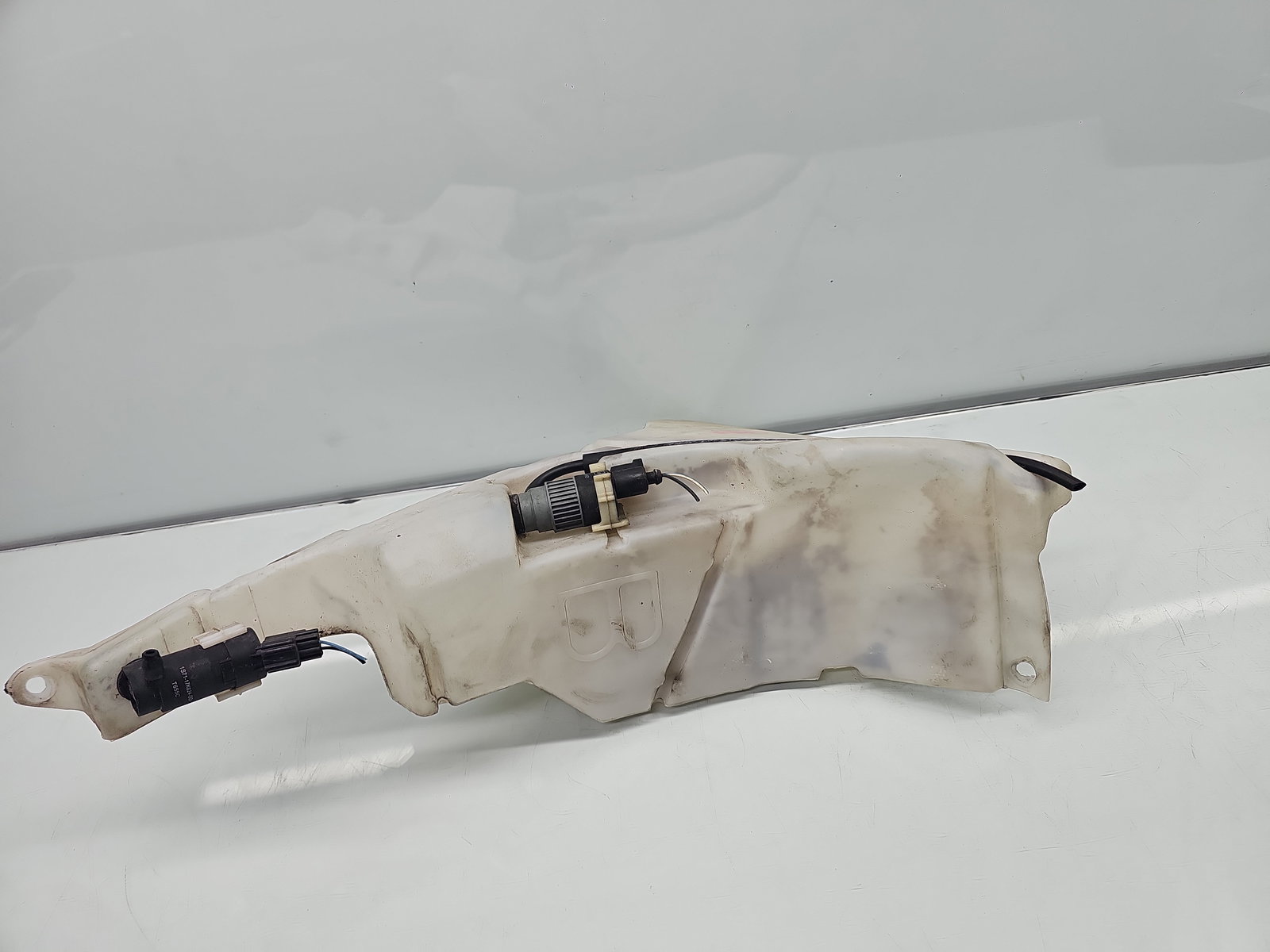 Vas lichid parbriz Jaguar XF (X250) [Fabr 2008-2015] Facelift 8X23-17B613-B - imagine 4