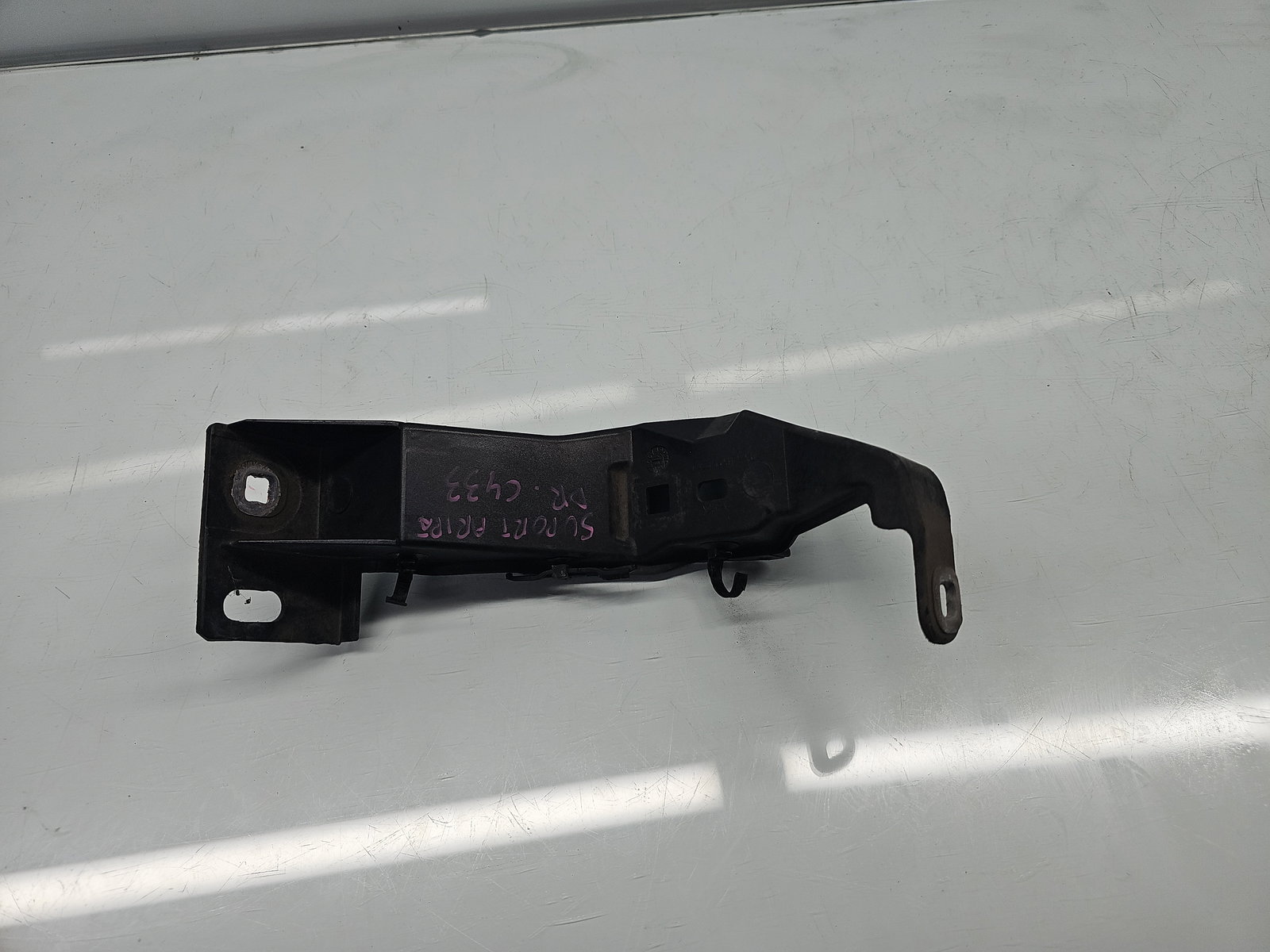 Suport aripa dreapta fata Jaguar XF (X250) [Fabr 2008-2015] Facelift Berlina CX23-16A142-A - imagine 2