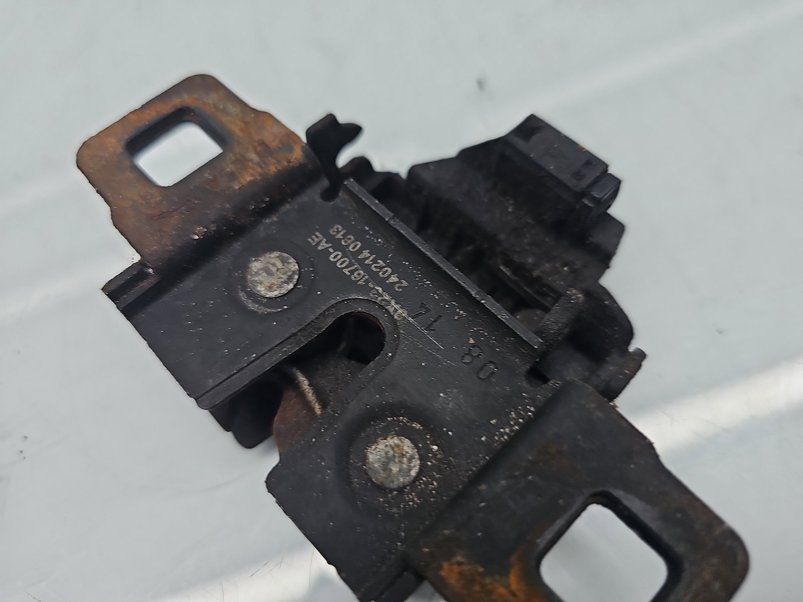 Broasca capota Jaguar XF (X250) [Fabr 2008-2015] Facelift Berlina 8X23-16700-AE - imagine 4