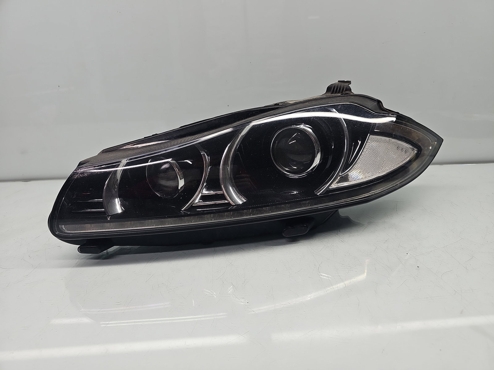 Far stanga Jaguar XF (X250) [Fabr 2008-2015] Facelift Berlina CX23-13W030-DF - imagine 2