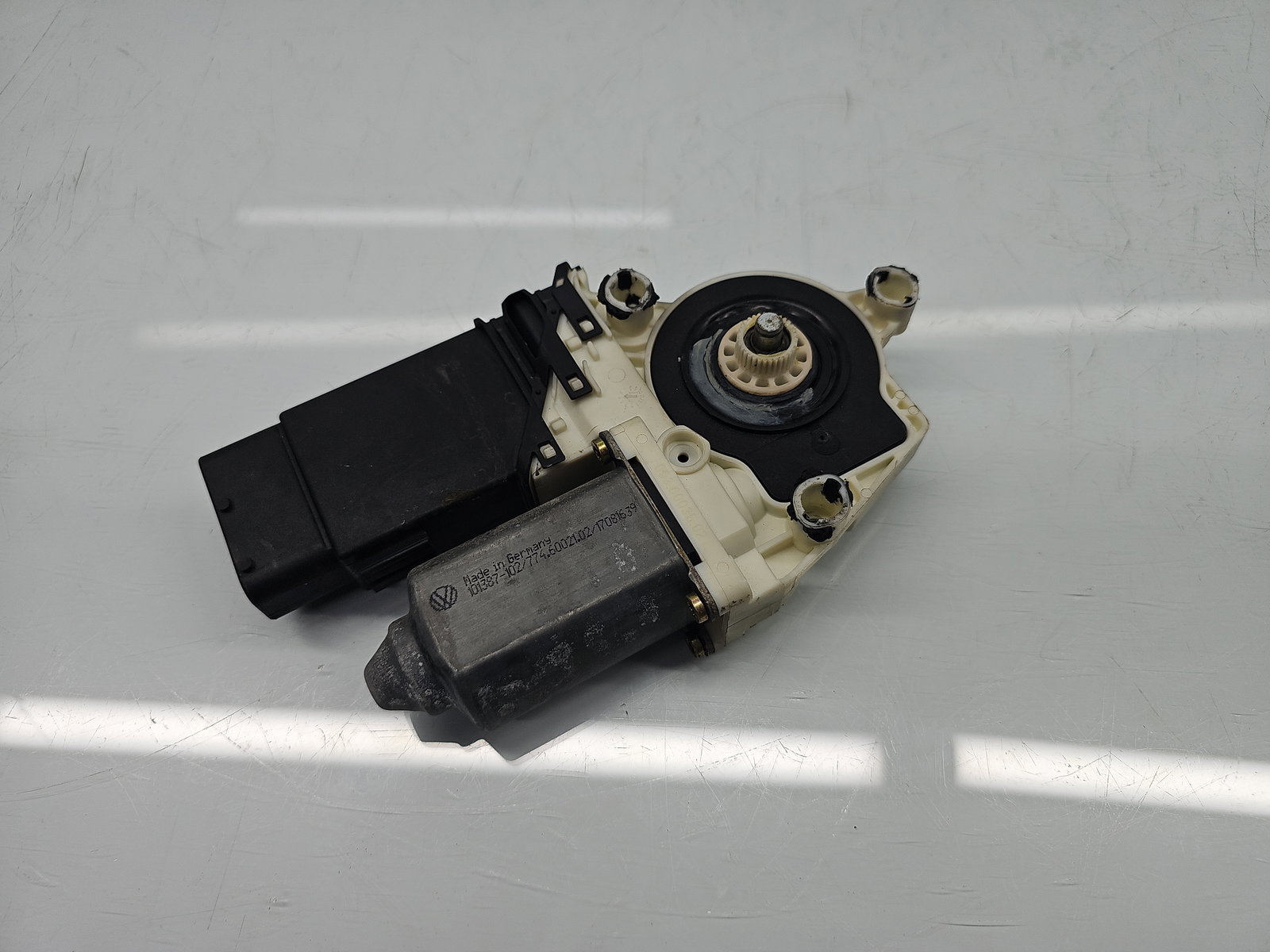 Motoras geam stanga fata Volkswagen Bora (1J2) [Fabr 1998-2005] OEM - imagine 5